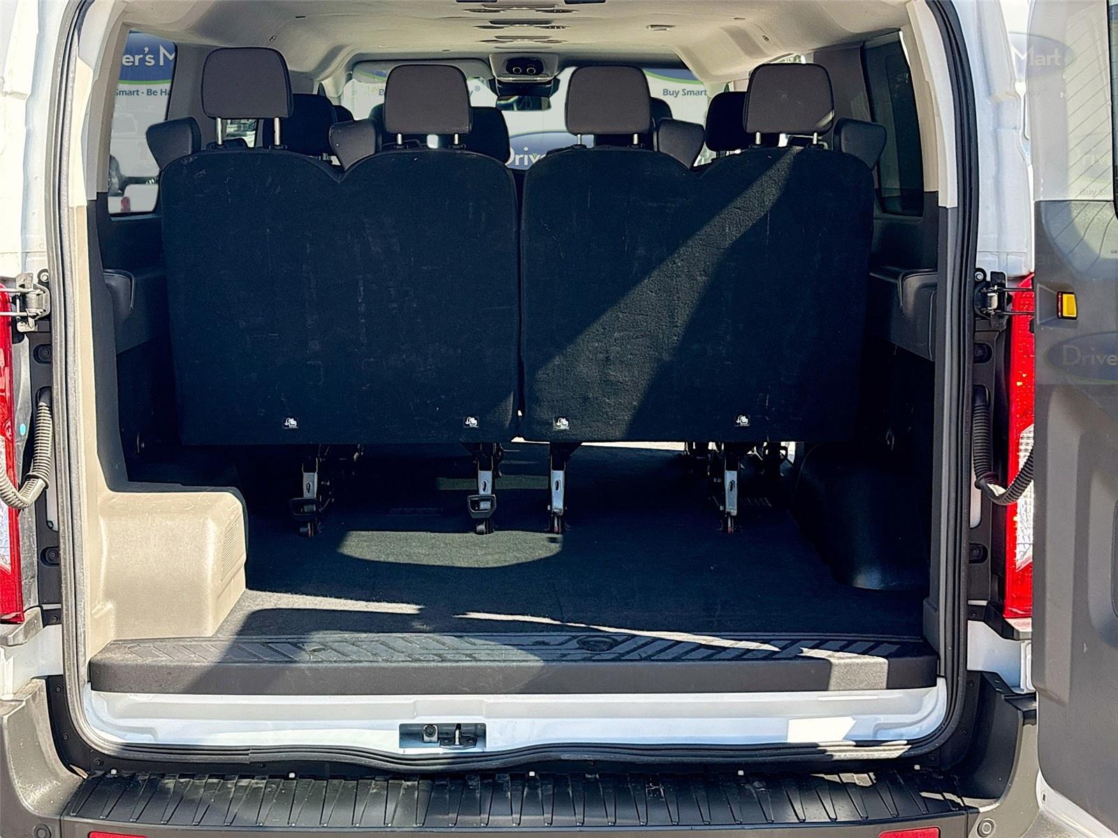 2023 Ford Transit Passenger Wagon XLT