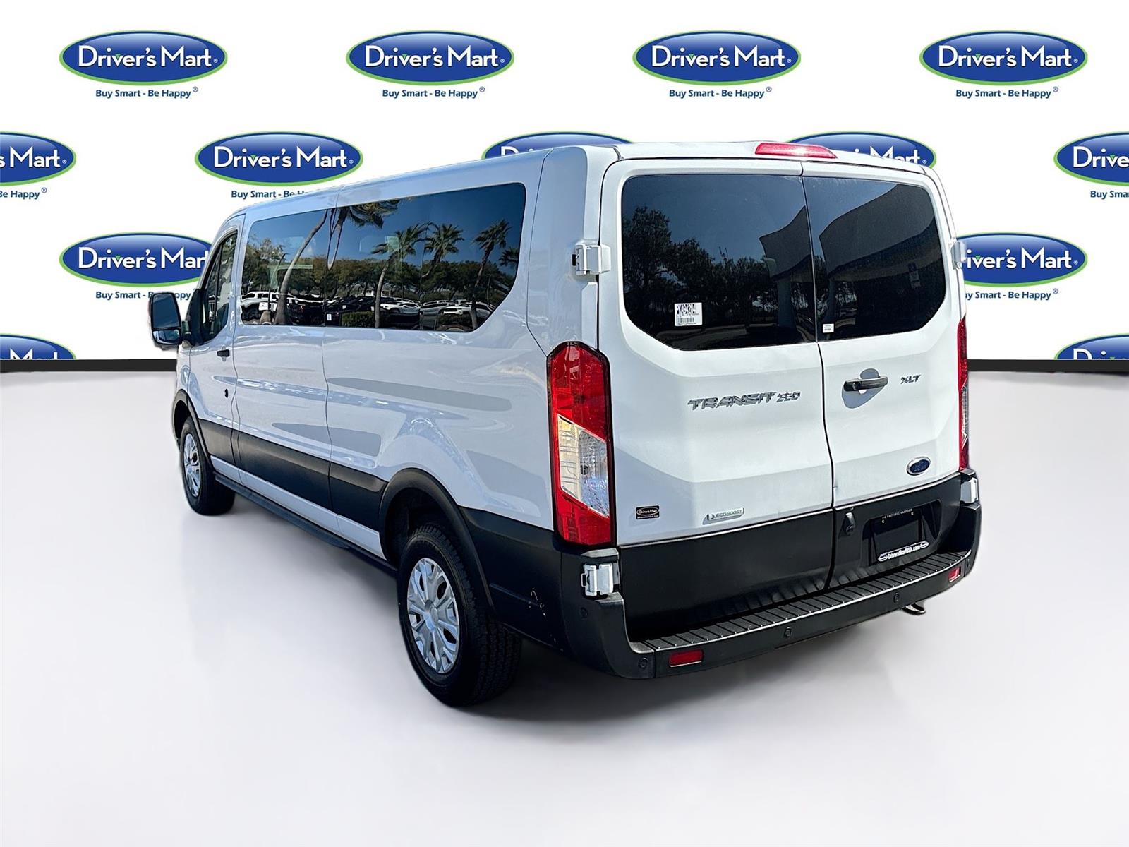 2023 Ford Transit Passenger Wagon XLT