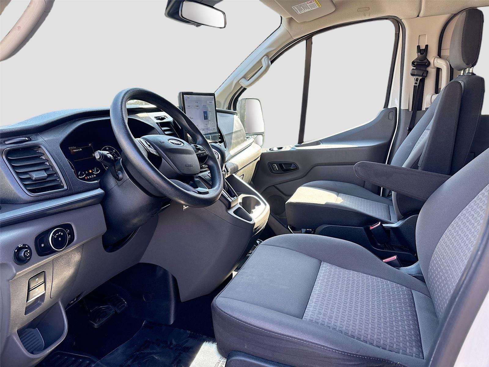2023 Ford Transit Passenger Wagon XLT