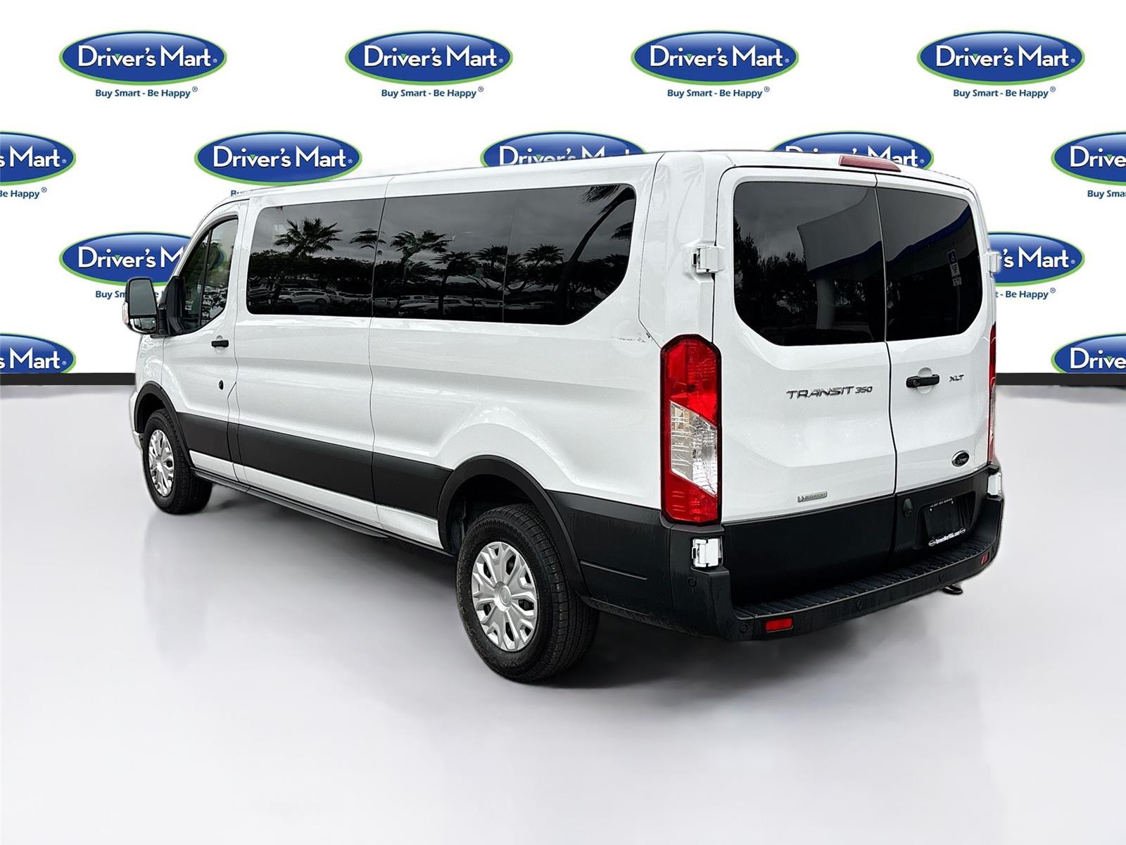 2023 Ford Transit Passenger Wagon XLT