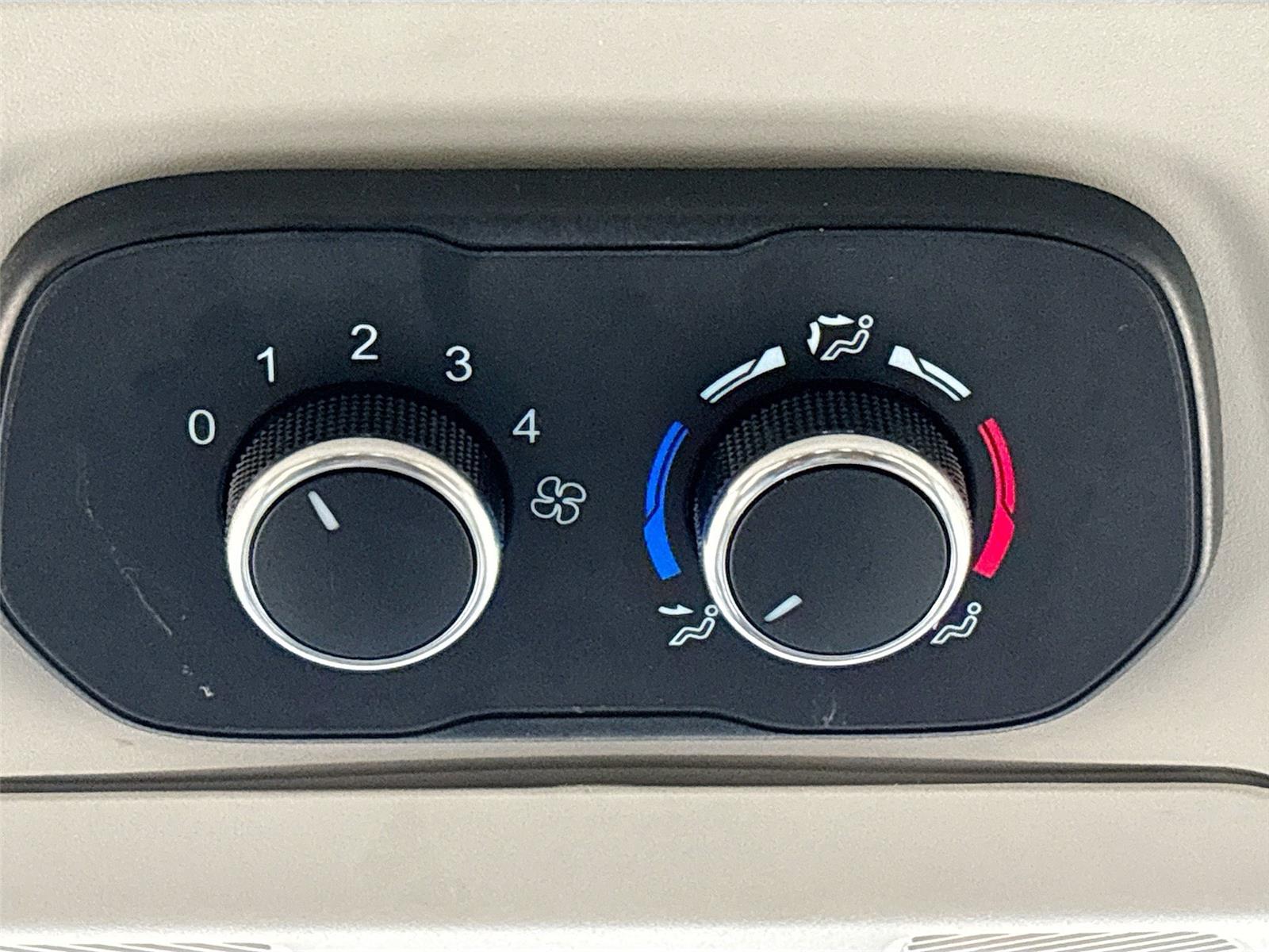 2023 Ford Transit Passenger Wagon XLT