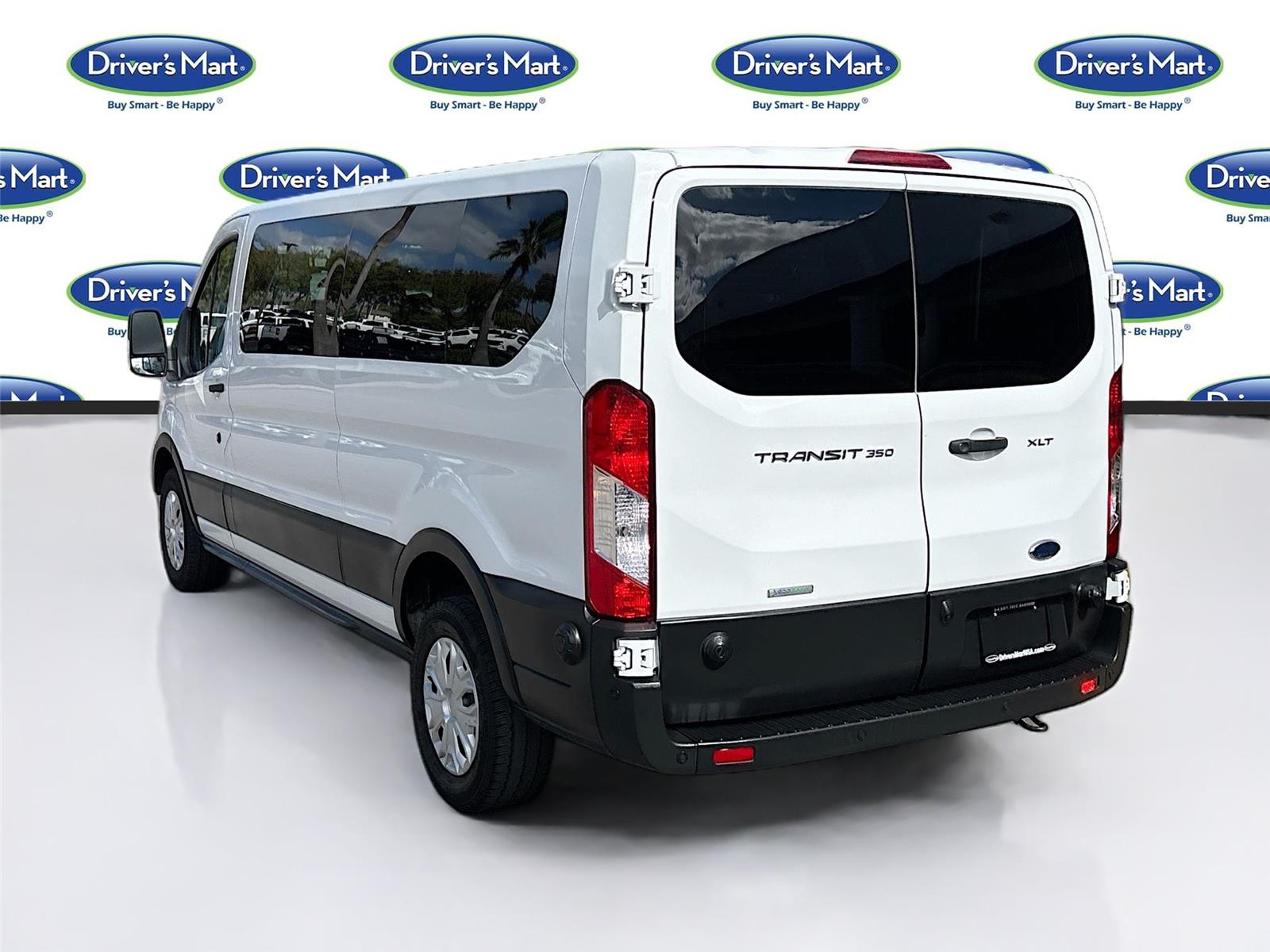 2024 Ford Transit Passenger Wagon XLT