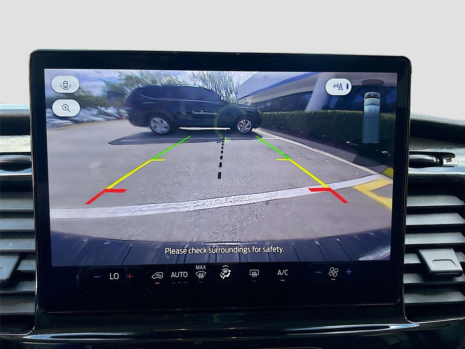 2024 Ford Transit Passenger Wagon XLT