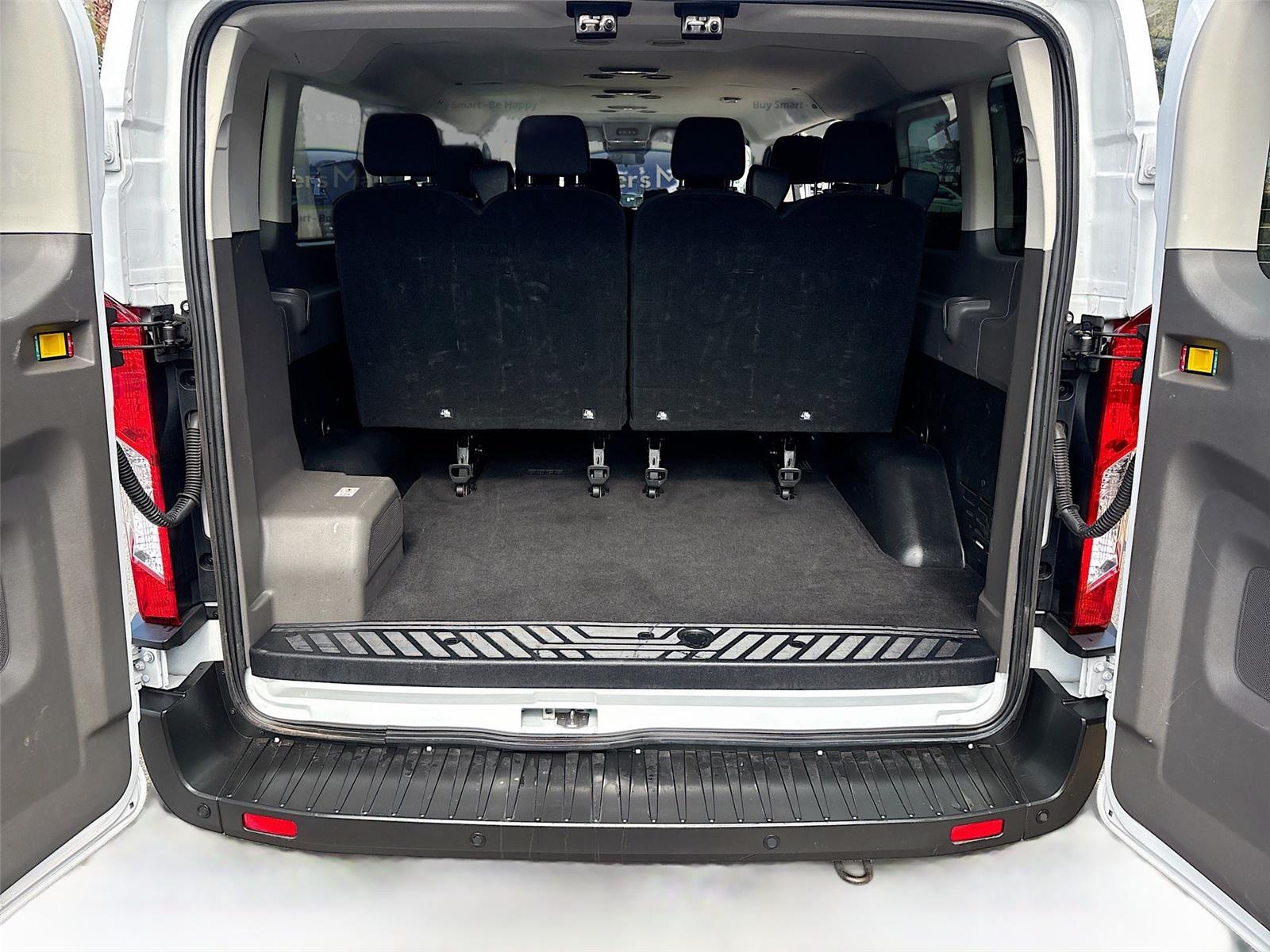 2024 Ford Transit Passenger Wagon XLT