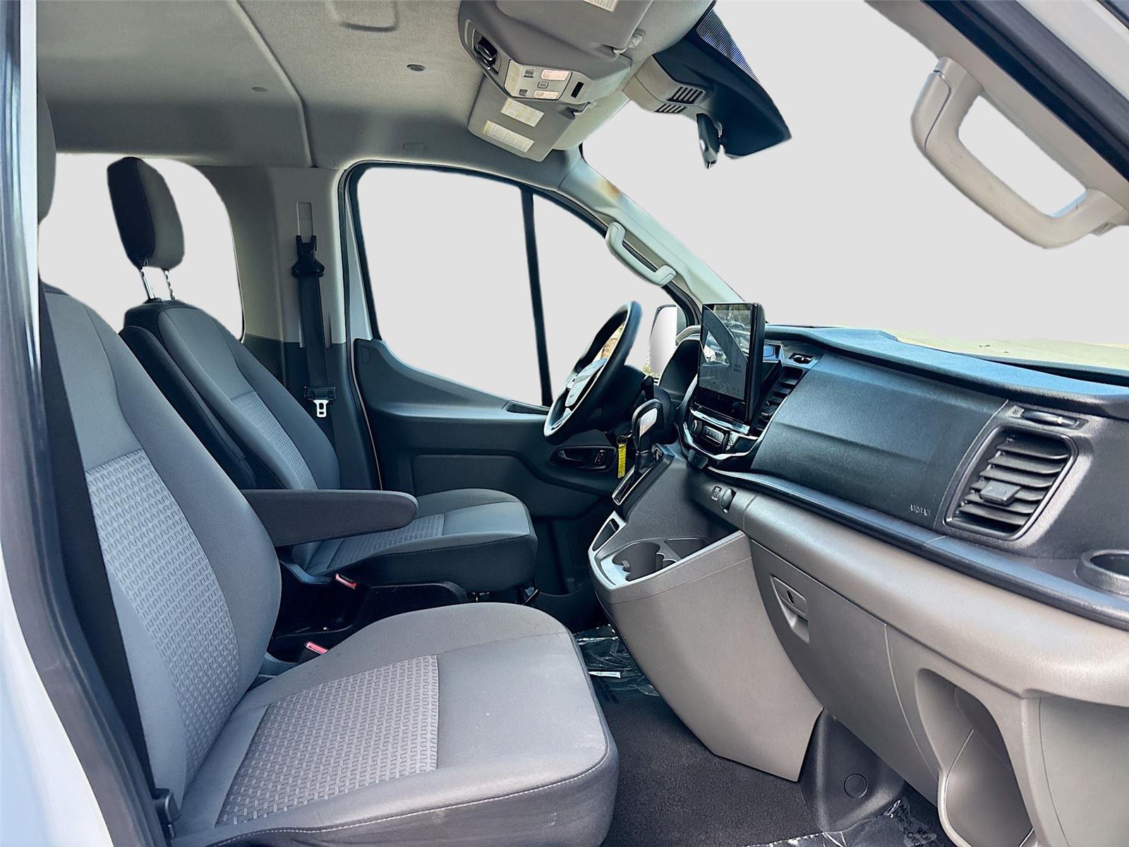 2024 Ford Transit Passenger Wagon XLT