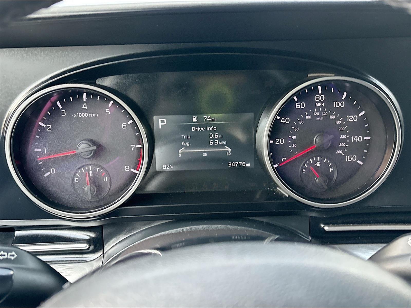 2024 Kia Carnival LX