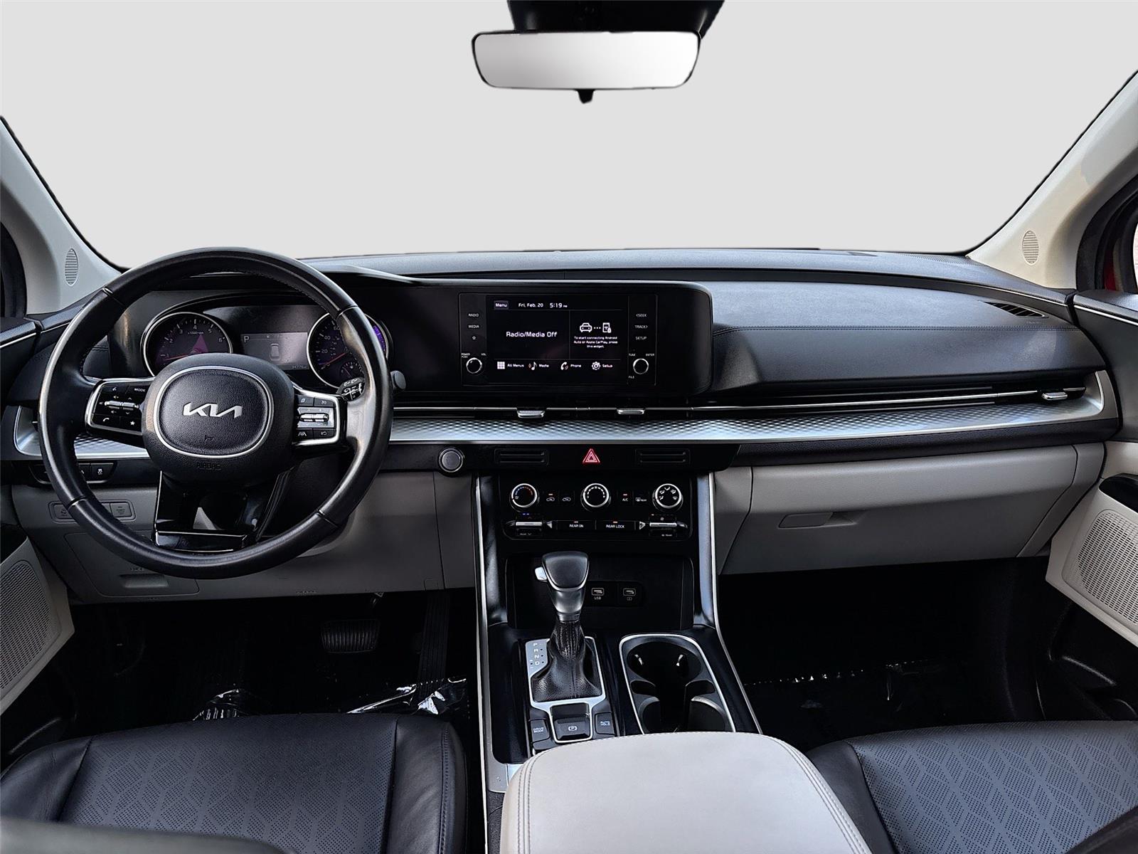 2024 Kia Carnival LX