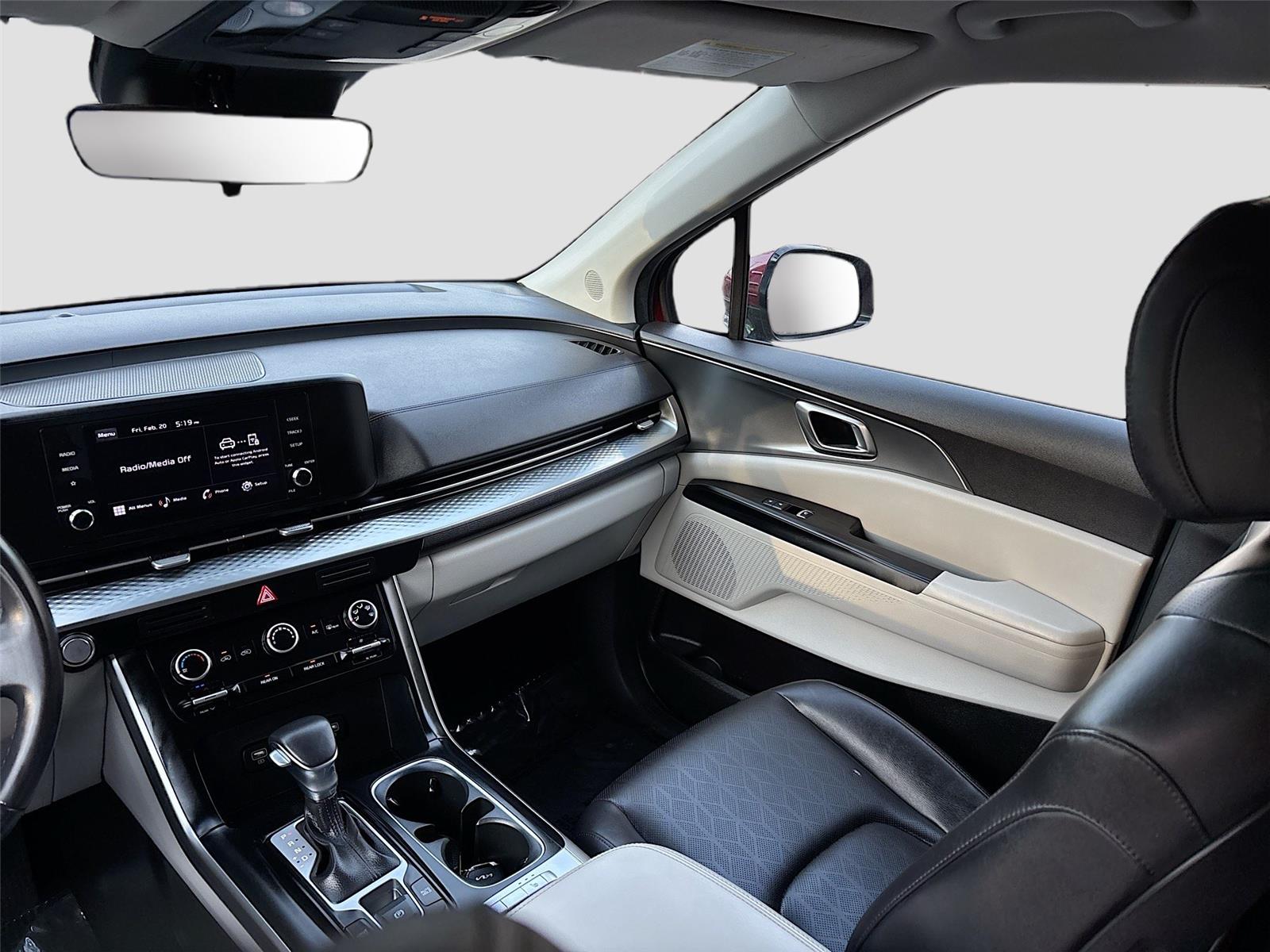 2024 Kia Carnival LX