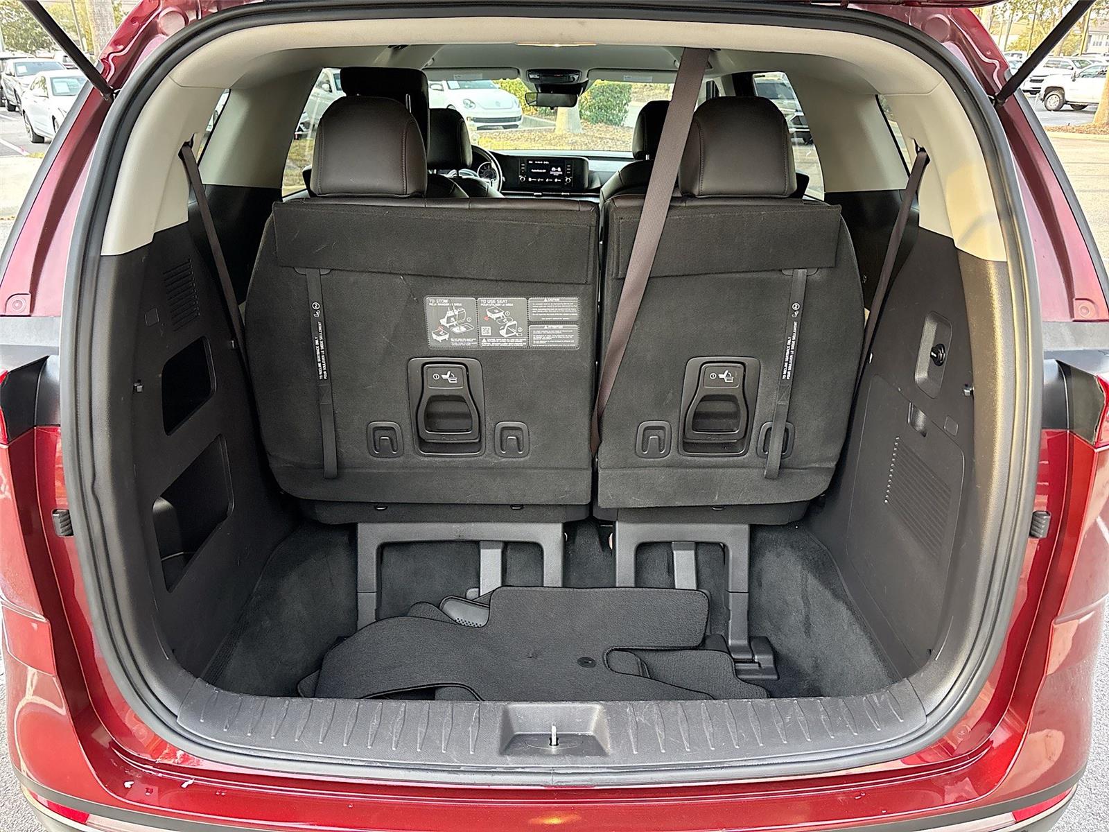 2024 Kia Carnival LX