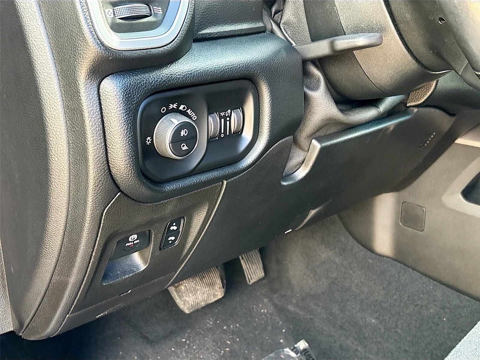 2019 RAM 1500 BIG HORN/L