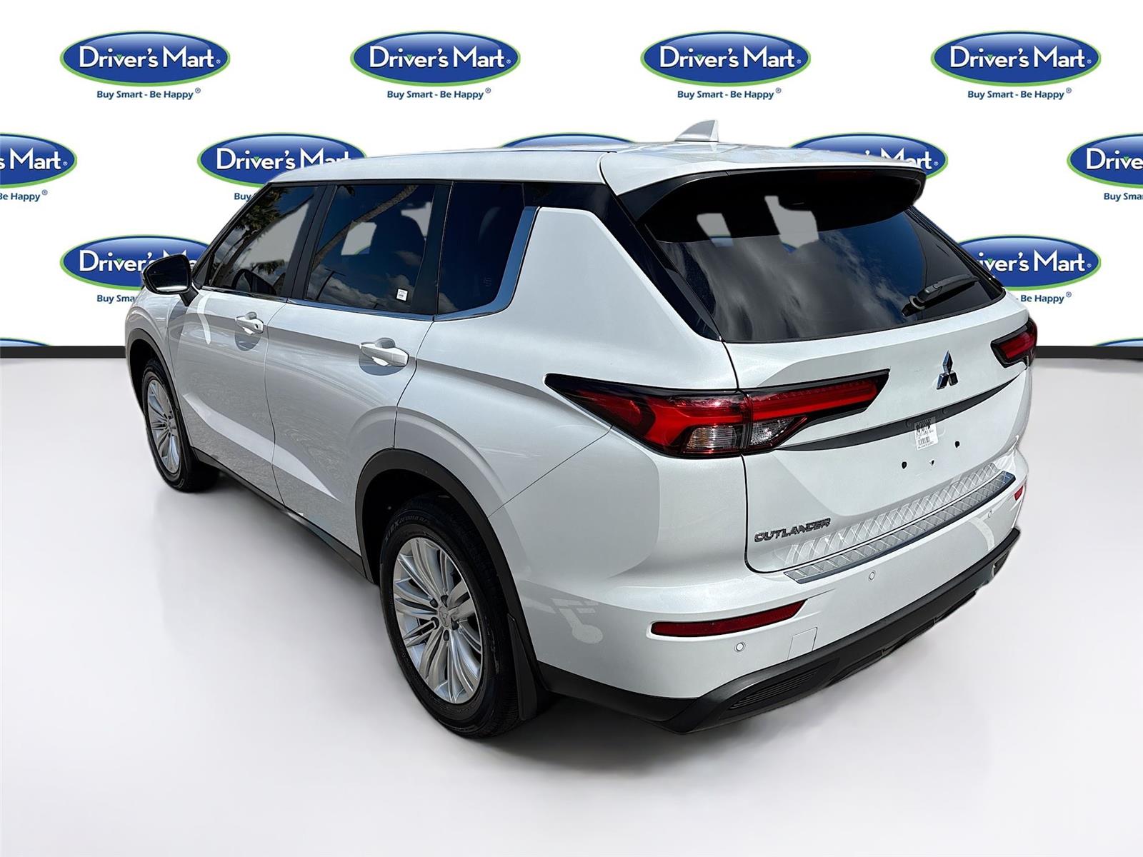 2024 MITSUBISHI OUTLANDER ES