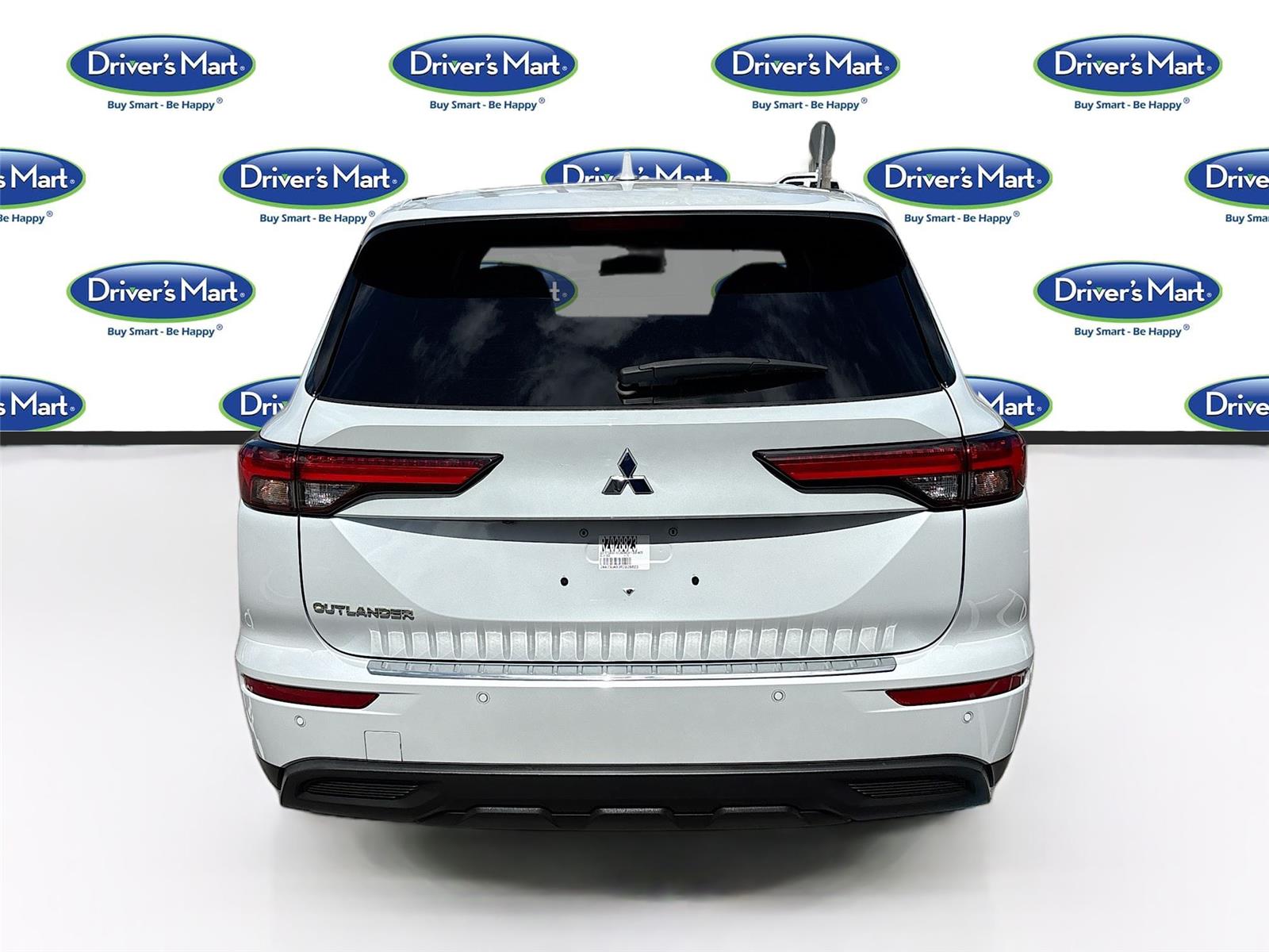 2024 MITSUBISHI OUTLANDER ES