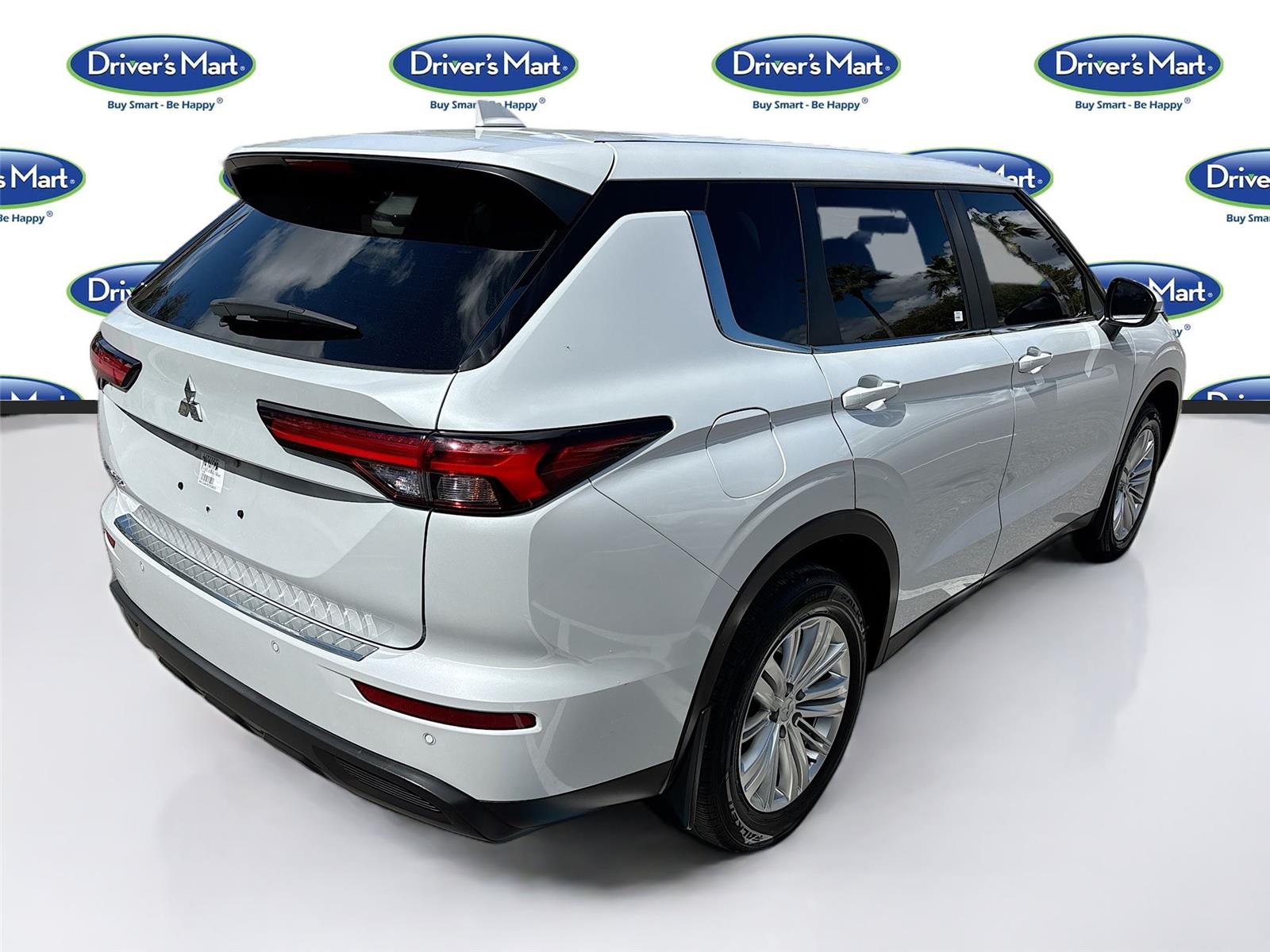 2024 MITSUBISHI OUTLANDER ES