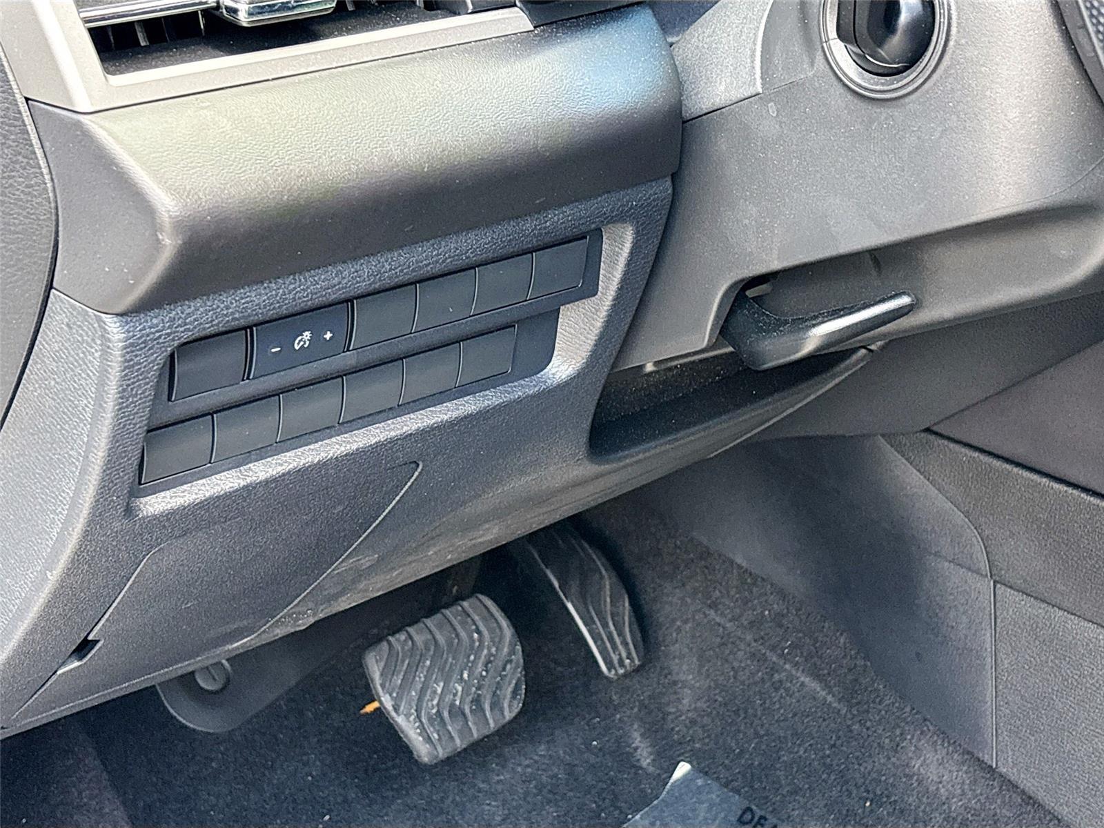 2024 MITSUBISHI OUTLANDER ES