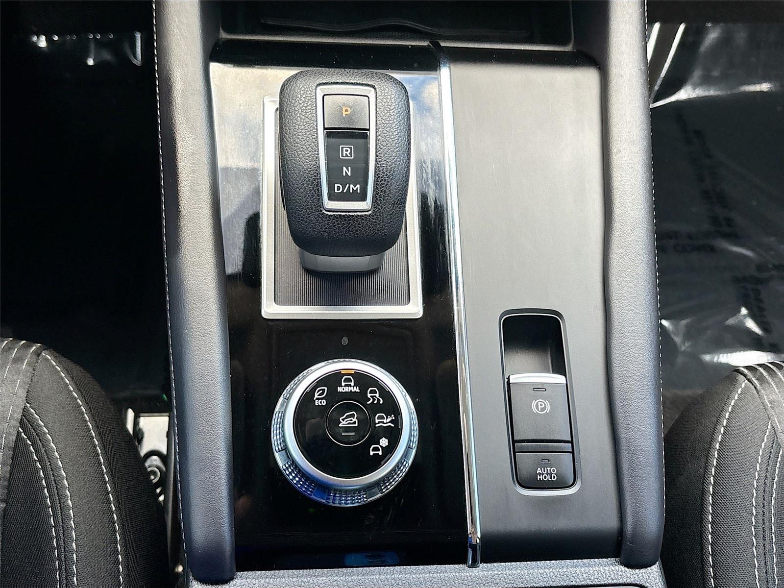 2024 MITSUBISHI OUTLANDER ES