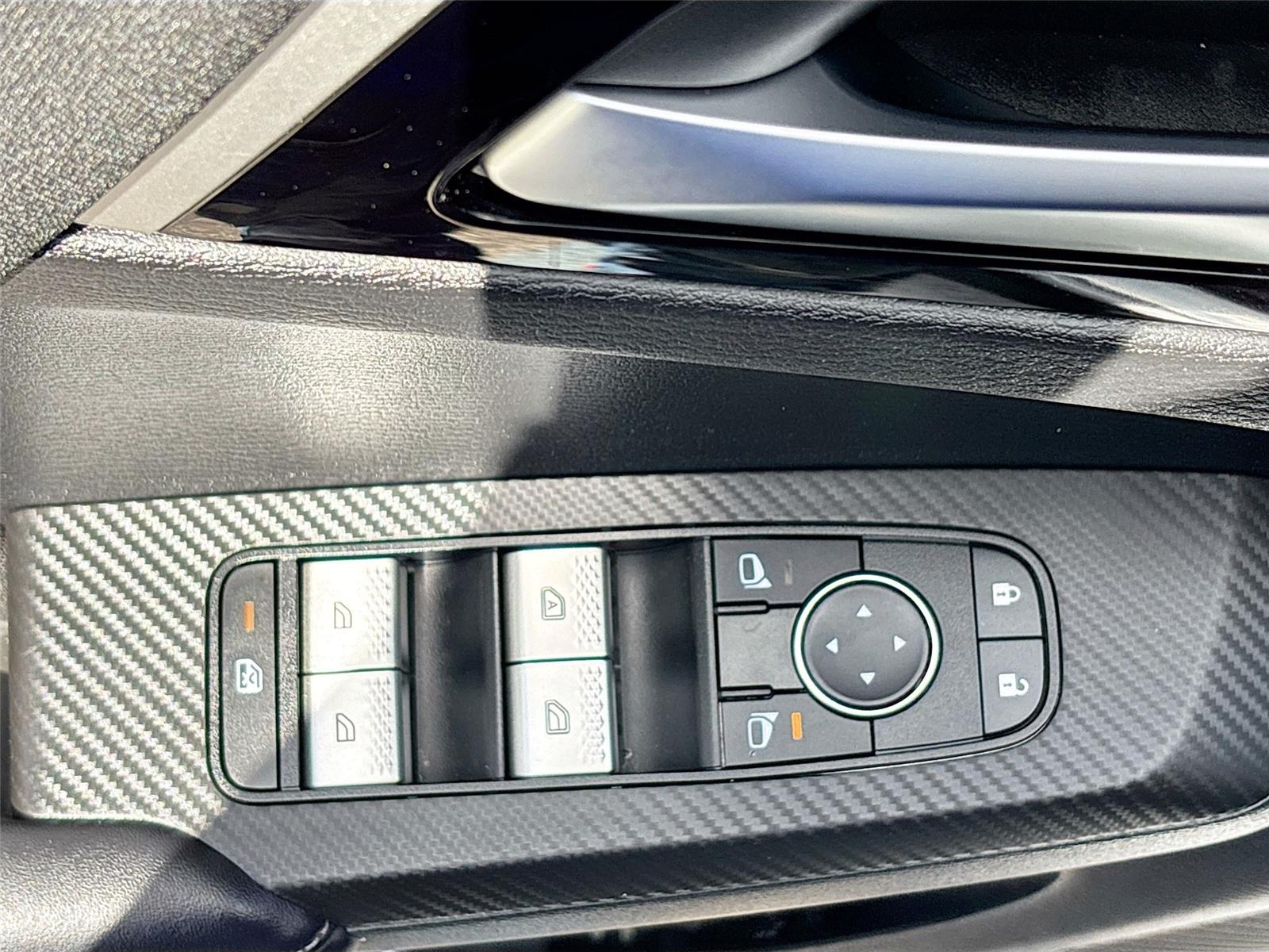 2024 MITSUBISHI OUTLANDER ES