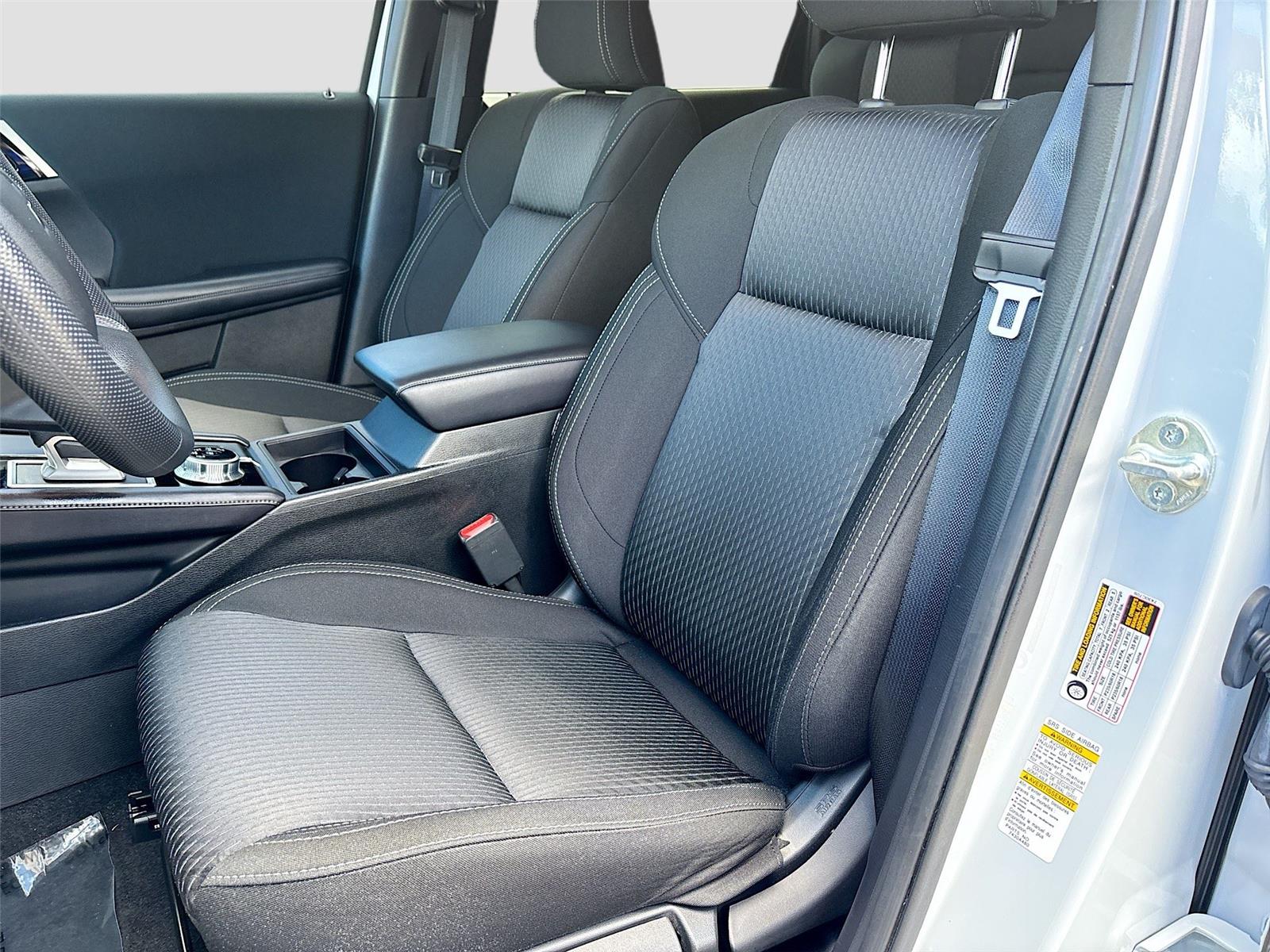 2024 MITSUBISHI OUTLANDER ES