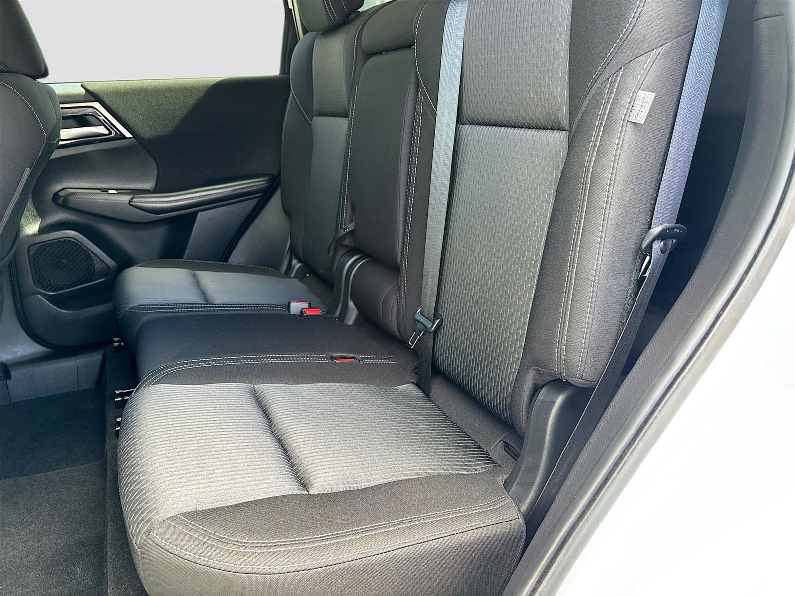 2024 MITSUBISHI OUTLANDER ES