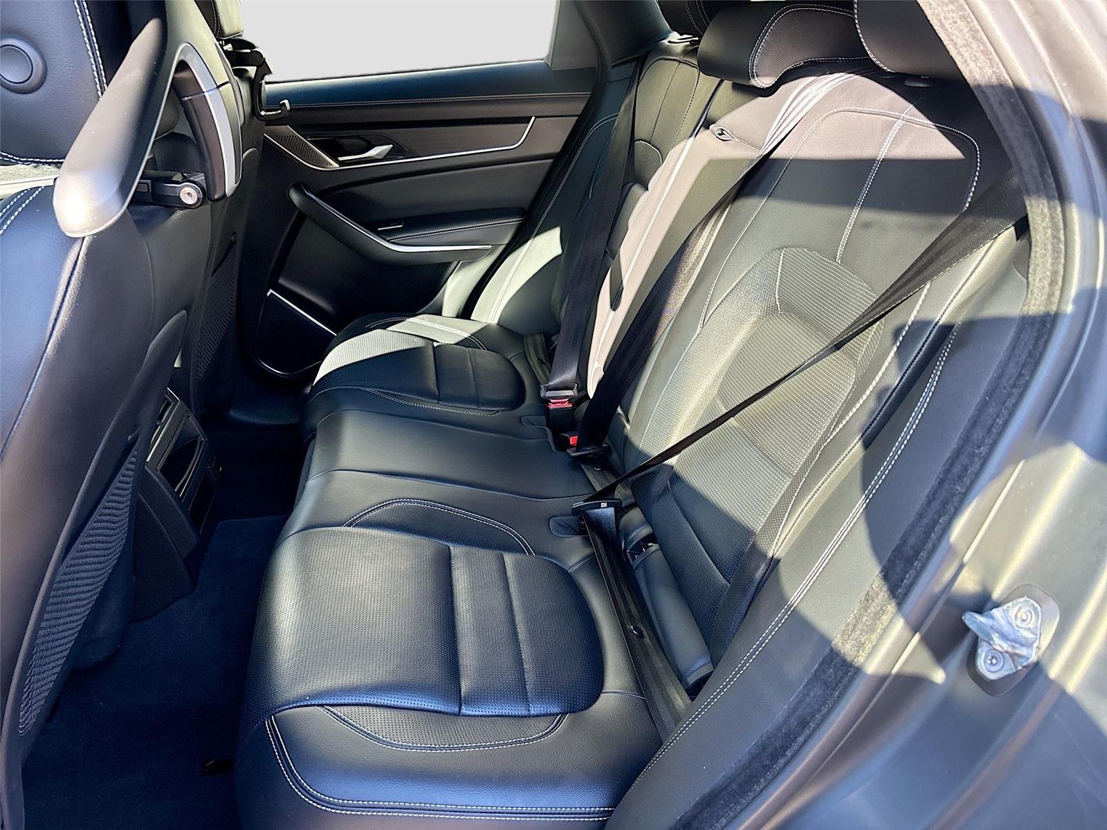 2023 Jaguar F-PACE R-Dynamic S