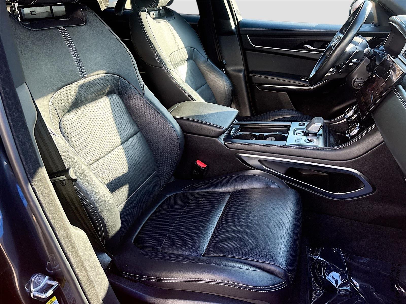 2023 Jaguar F-PACE R-Dynamic S