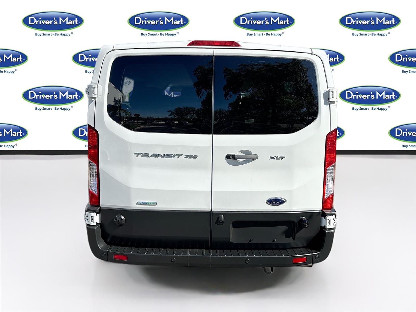2024 Ford Transit Passenger Wagon XLT