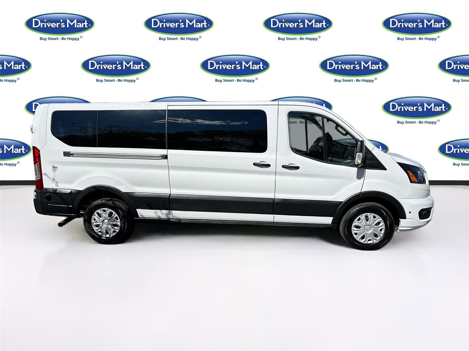 2024 Ford Transit Passenger Wagon XLT