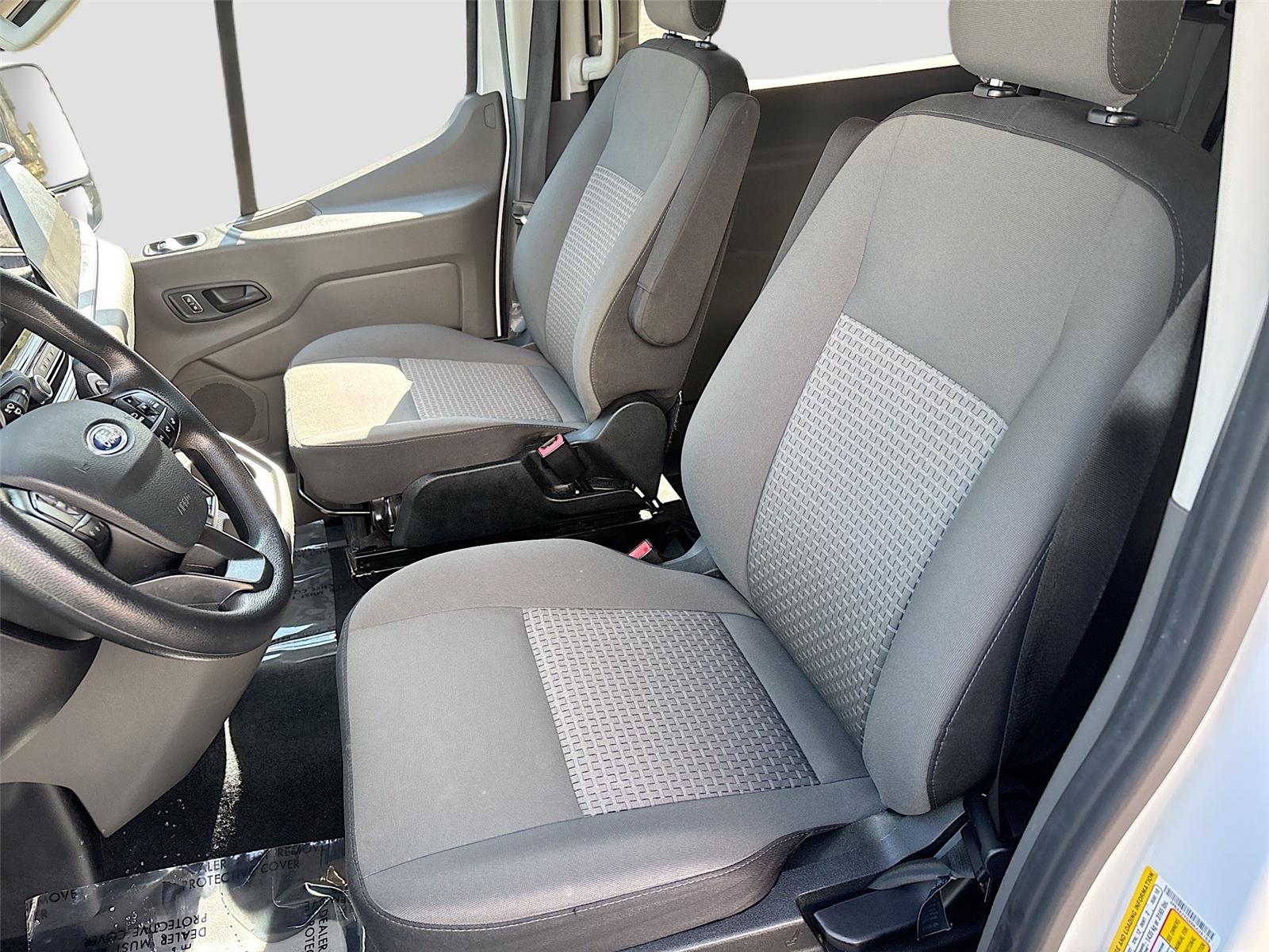 2024 Ford Transit Passenger Wagon XLT