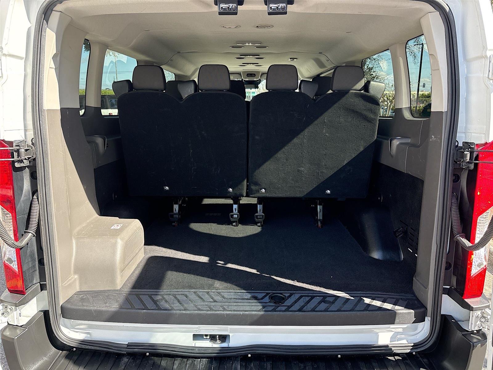 2024 Ford Transit Passenger Wagon XLT