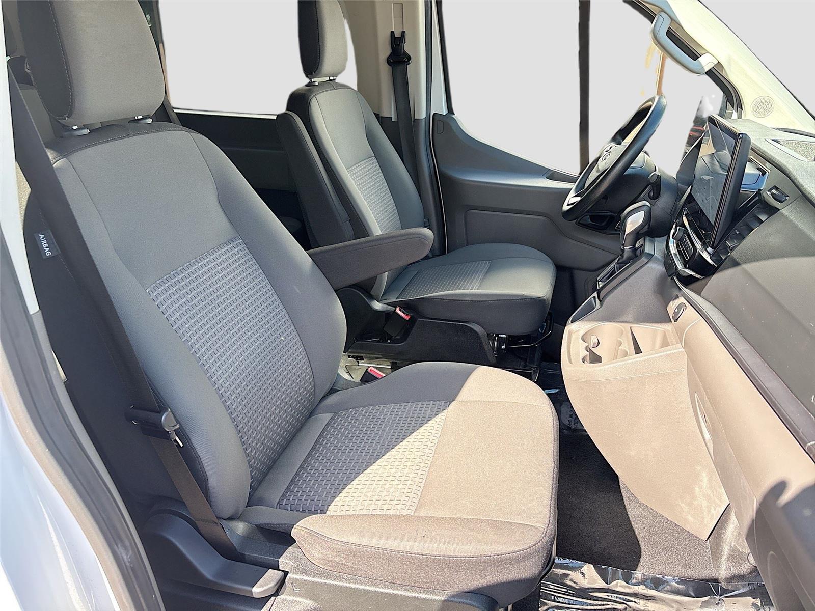 2024 Ford Transit Passenger Wagon XLT