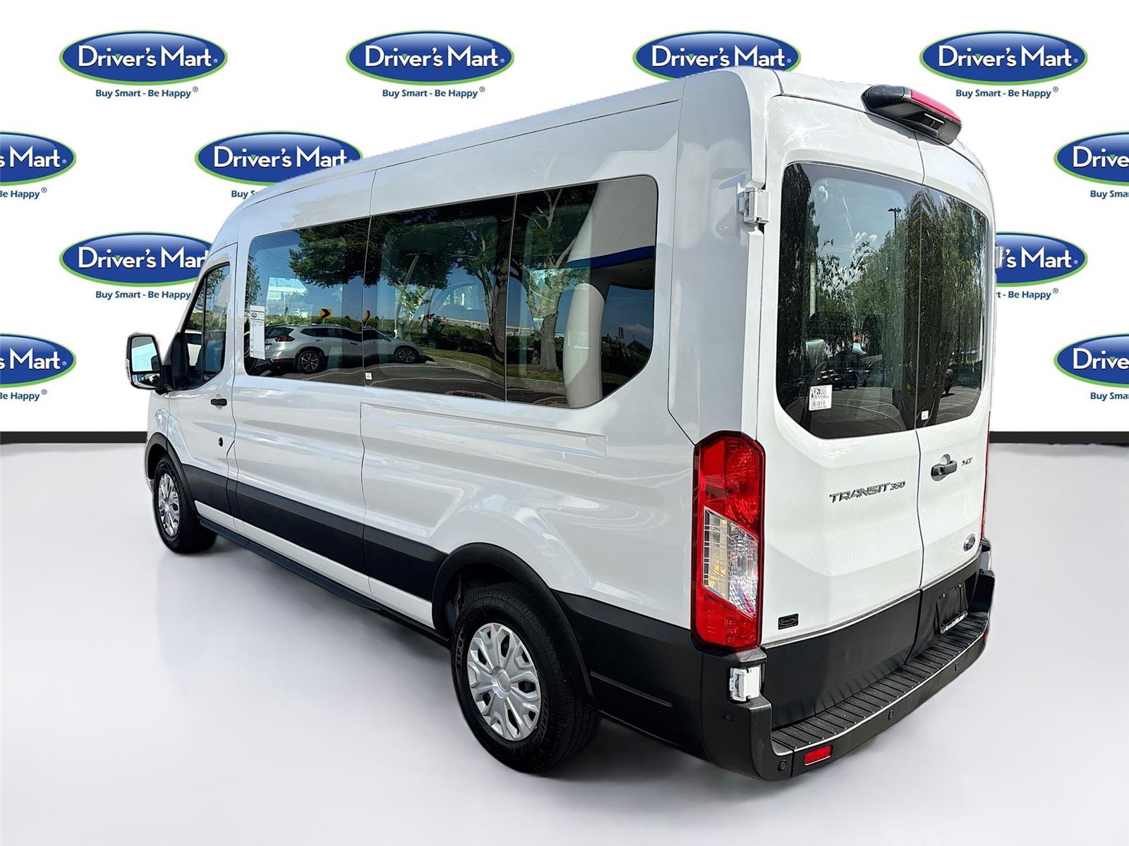 2023 Ford Transit Passenger Wagon XLT