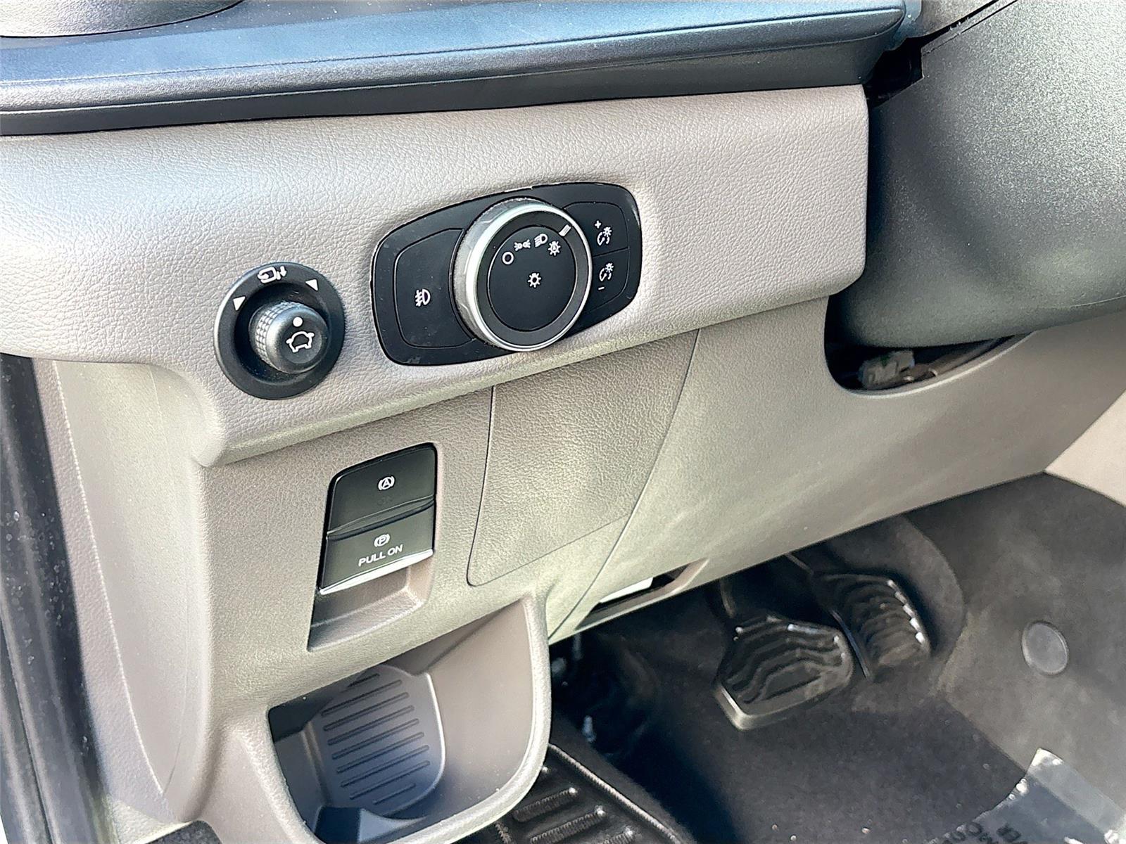 2023 Ford Transit Passenger Wagon XLT