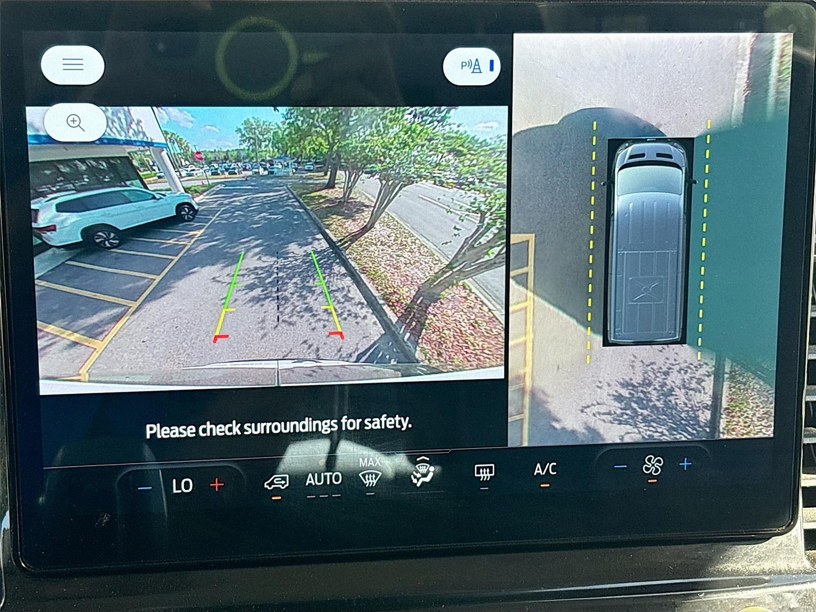 2023 Ford Transit Passenger Wagon XLT