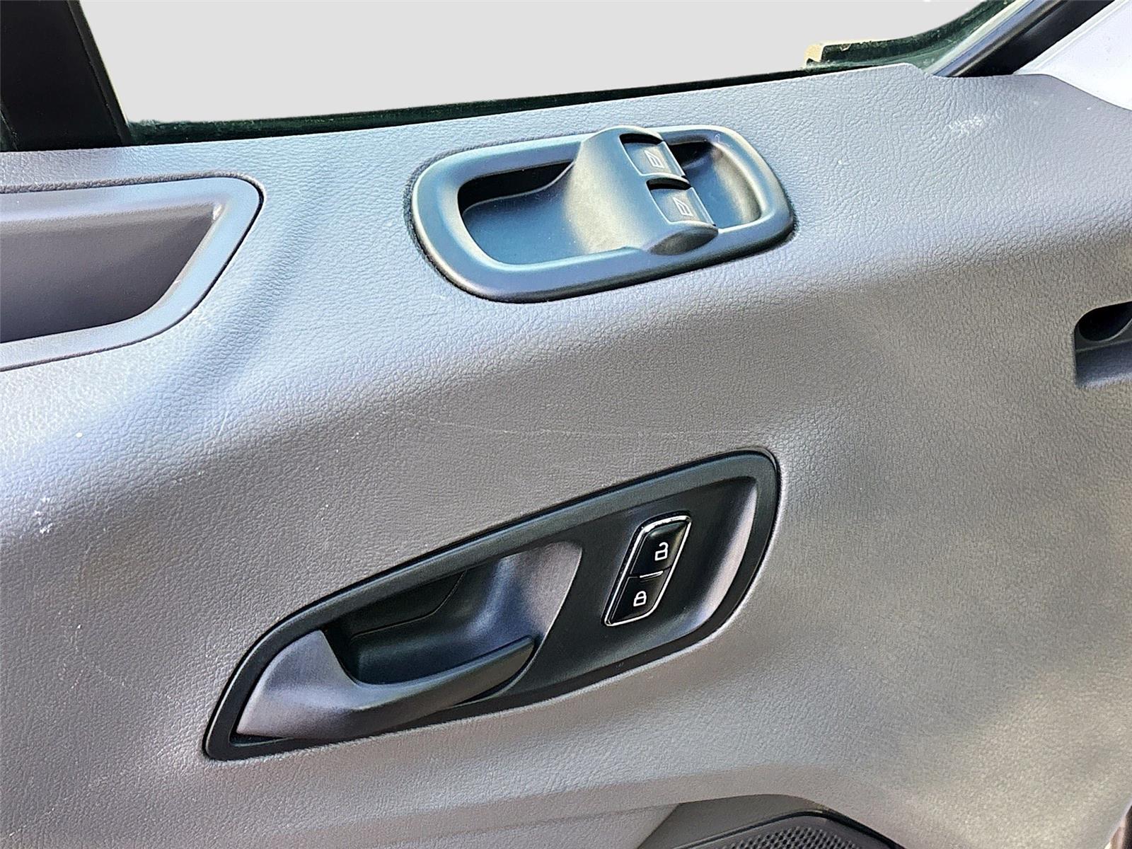 2023 Ford Transit Passenger Wagon XLT