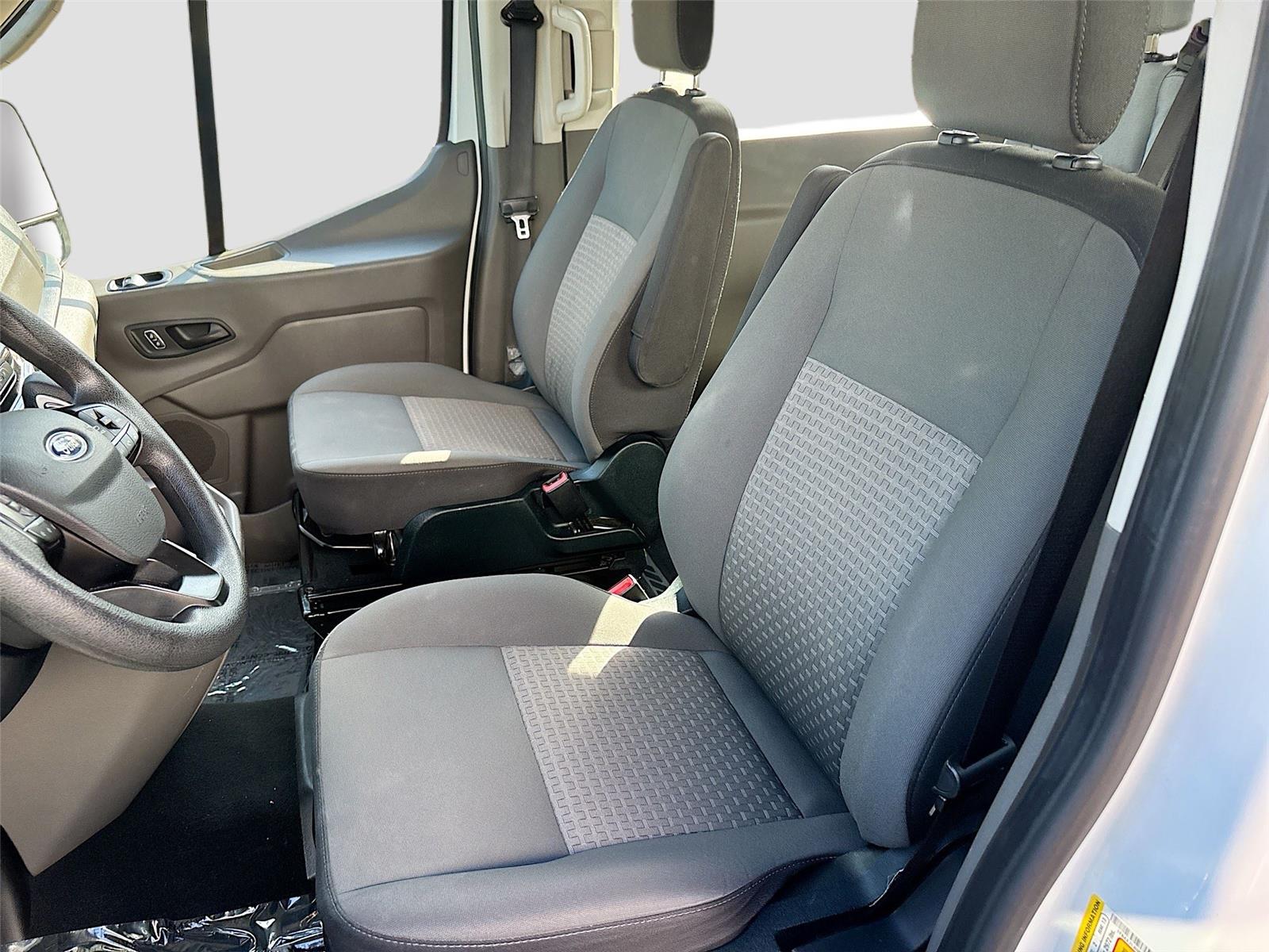 2023 Ford Transit Passenger Wagon XLT