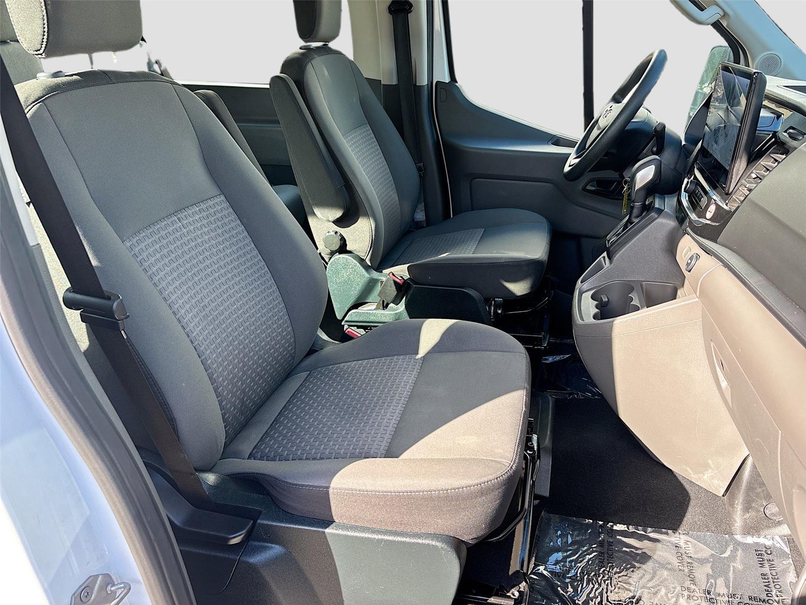 2023 Ford Transit Passenger Wagon XLT