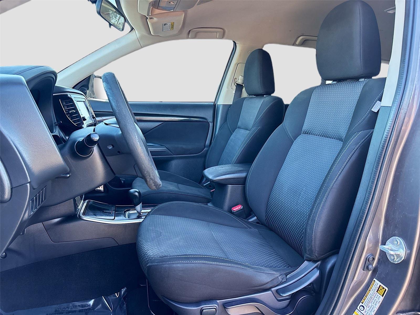 2020 Mitsubishi Outlander ES