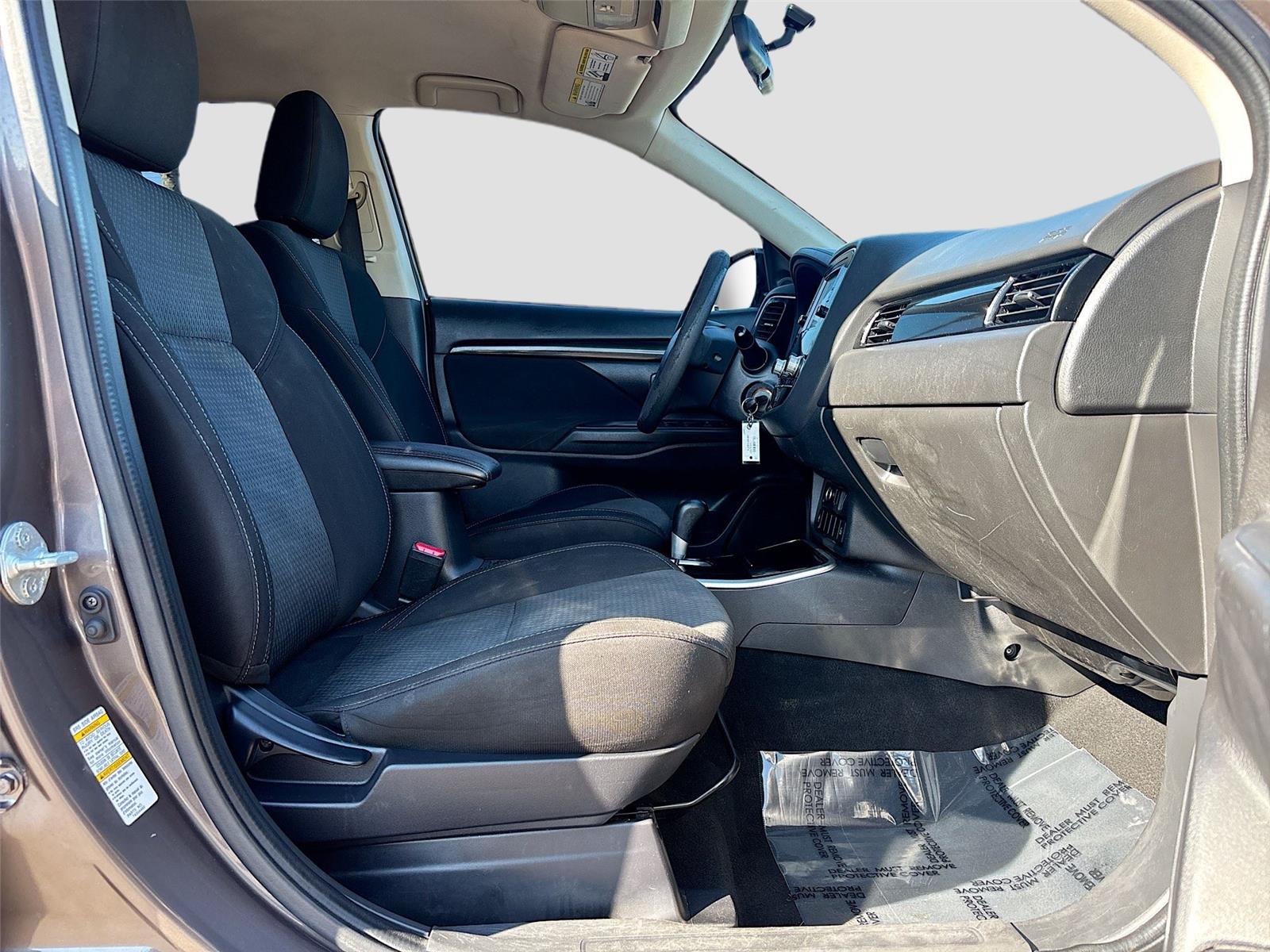 2020 Mitsubishi Outlander ES