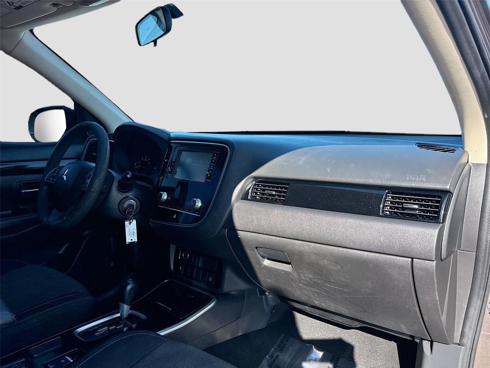 2020 Mitsubishi Outlander ES