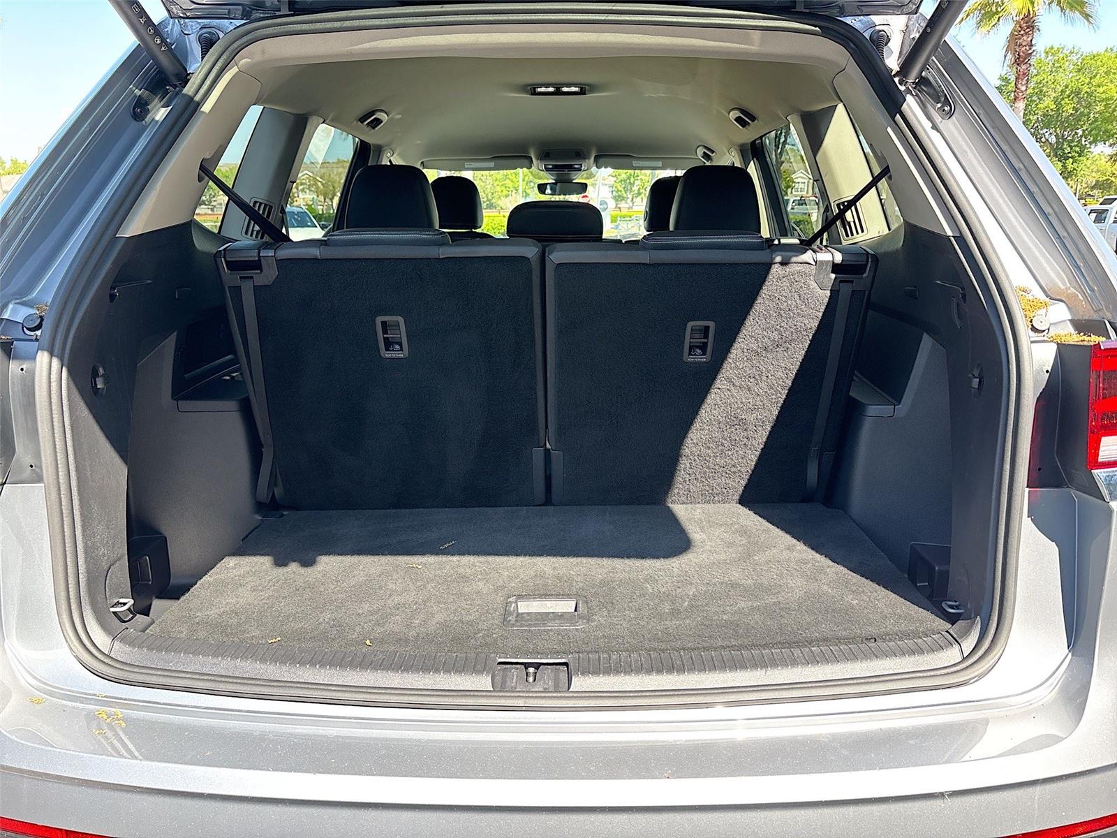 2025 Volkswagen Atlas 2.0T SE w/Technology