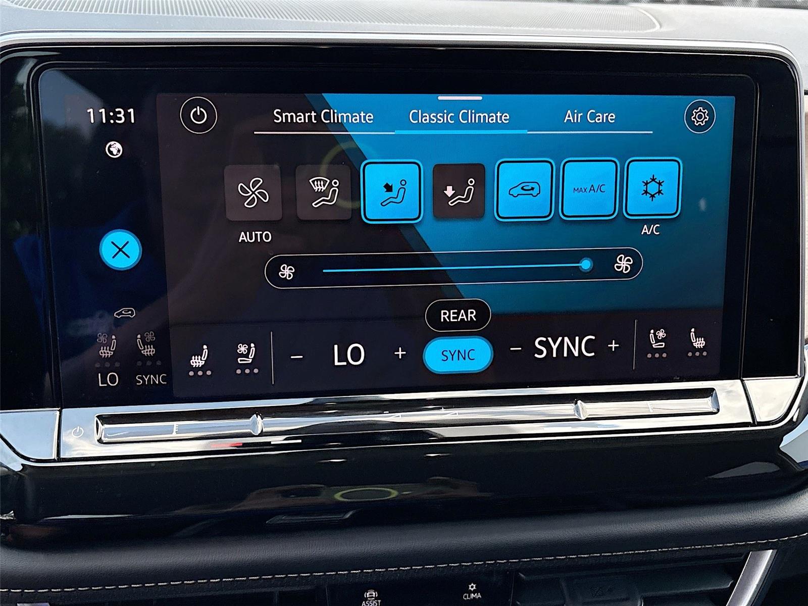 2025 Volkswagen Atlas 2.0T SE w/Technology