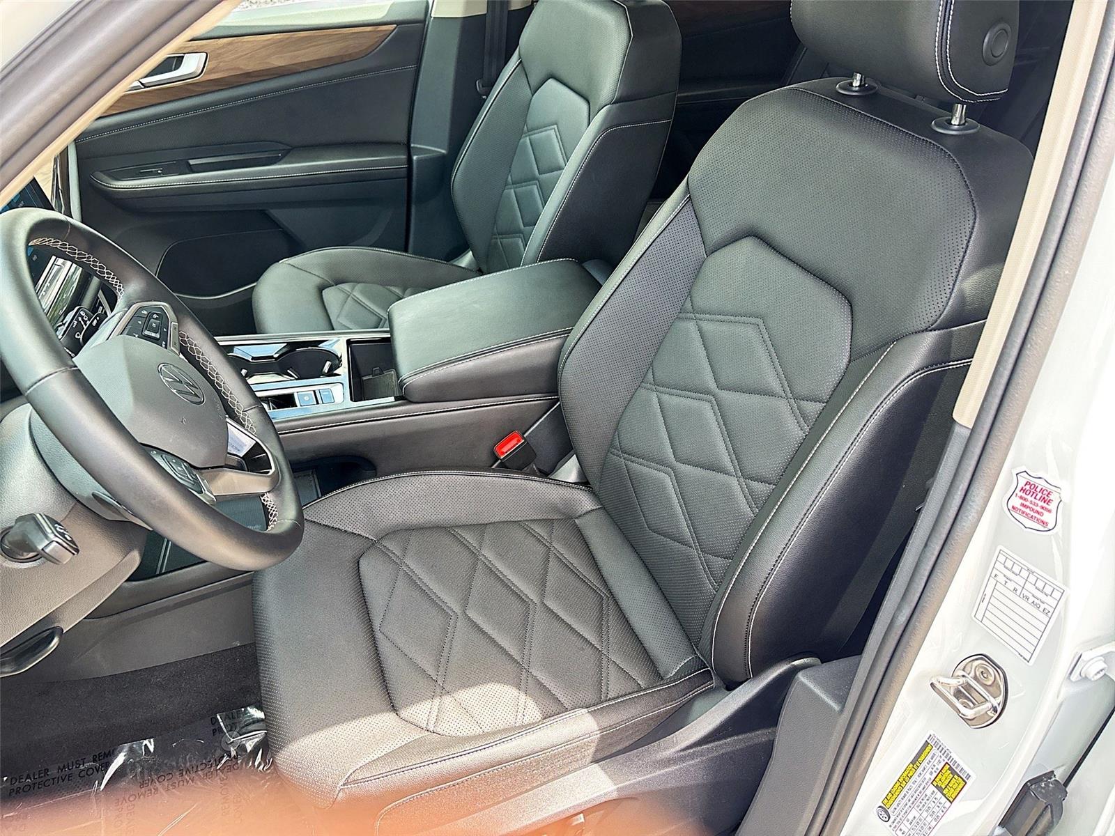 2025 Volkswagen Atlas 2.0T SE w/Technology