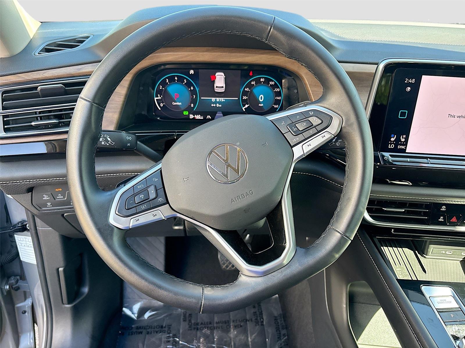 2025 Volkswagen Atlas 2.0T SE w/Technology