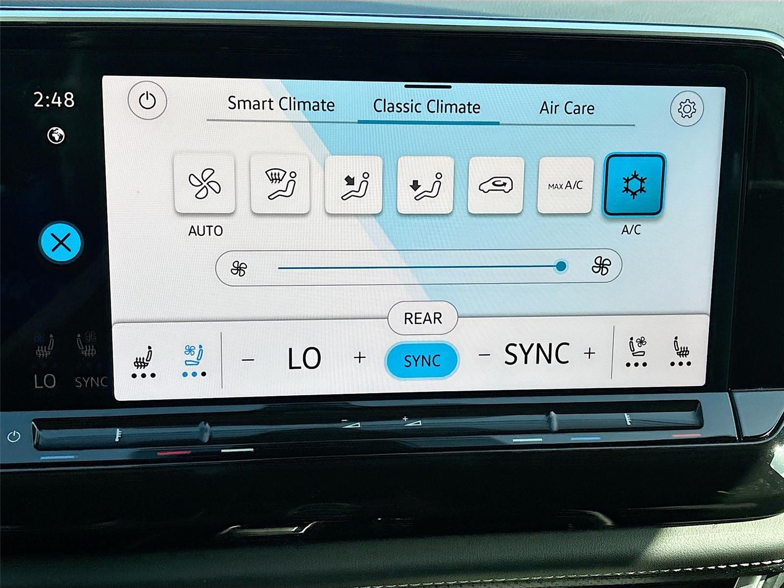 2025 Volkswagen Atlas 2.0T SE w/Technology