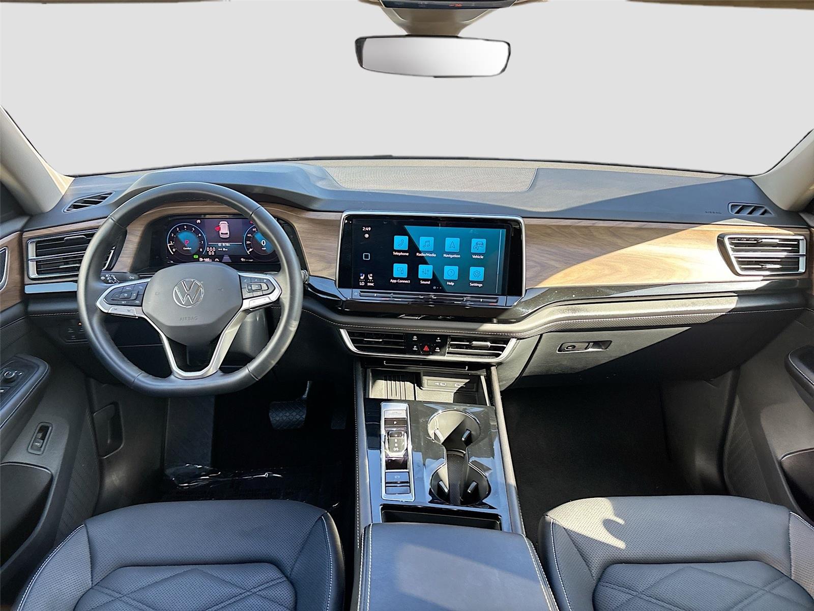 2025 Volkswagen Atlas 2.0T SE w/Technology