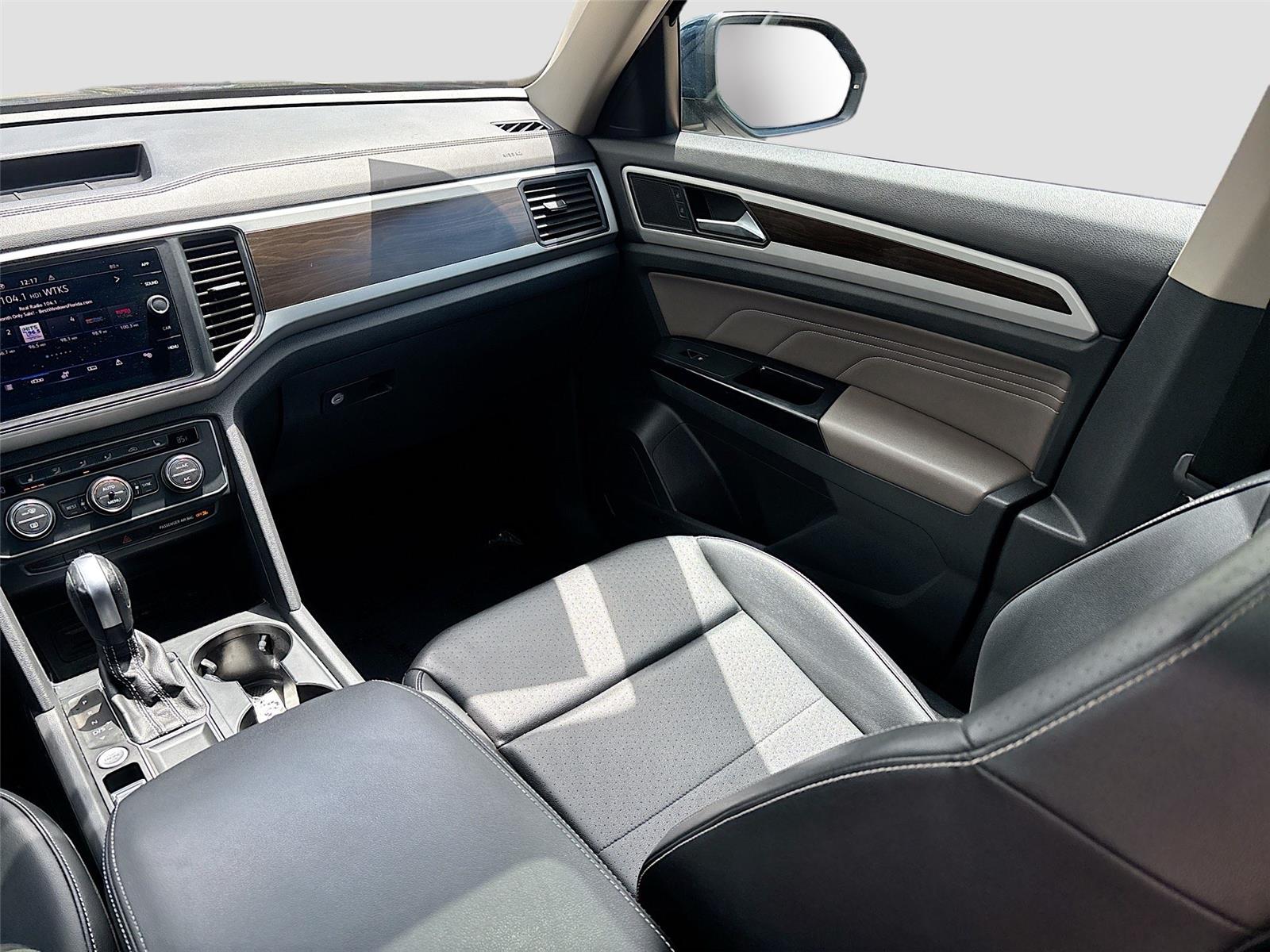 2021 Volkswagen Atlas 3.6L V6 SE w/Technology