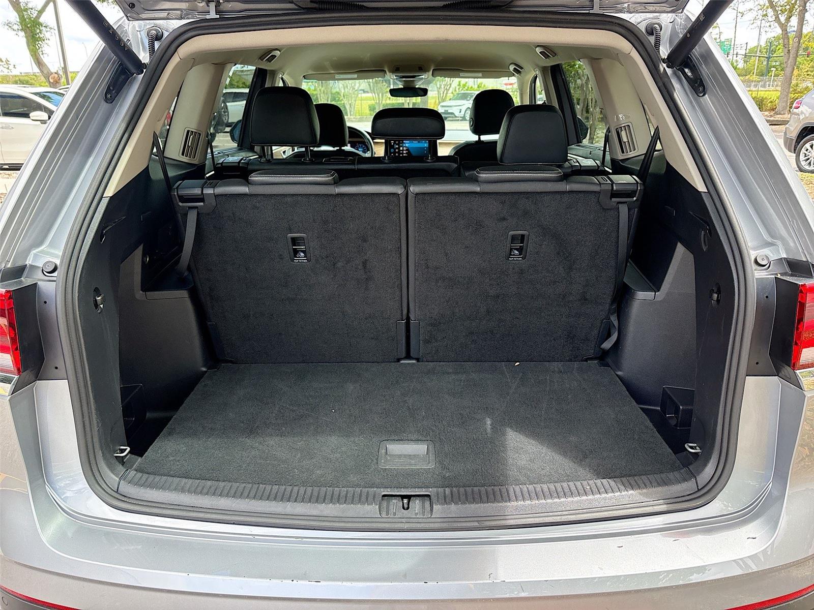 2025 Volkswagen Atlas 2.0T SE w/Technology