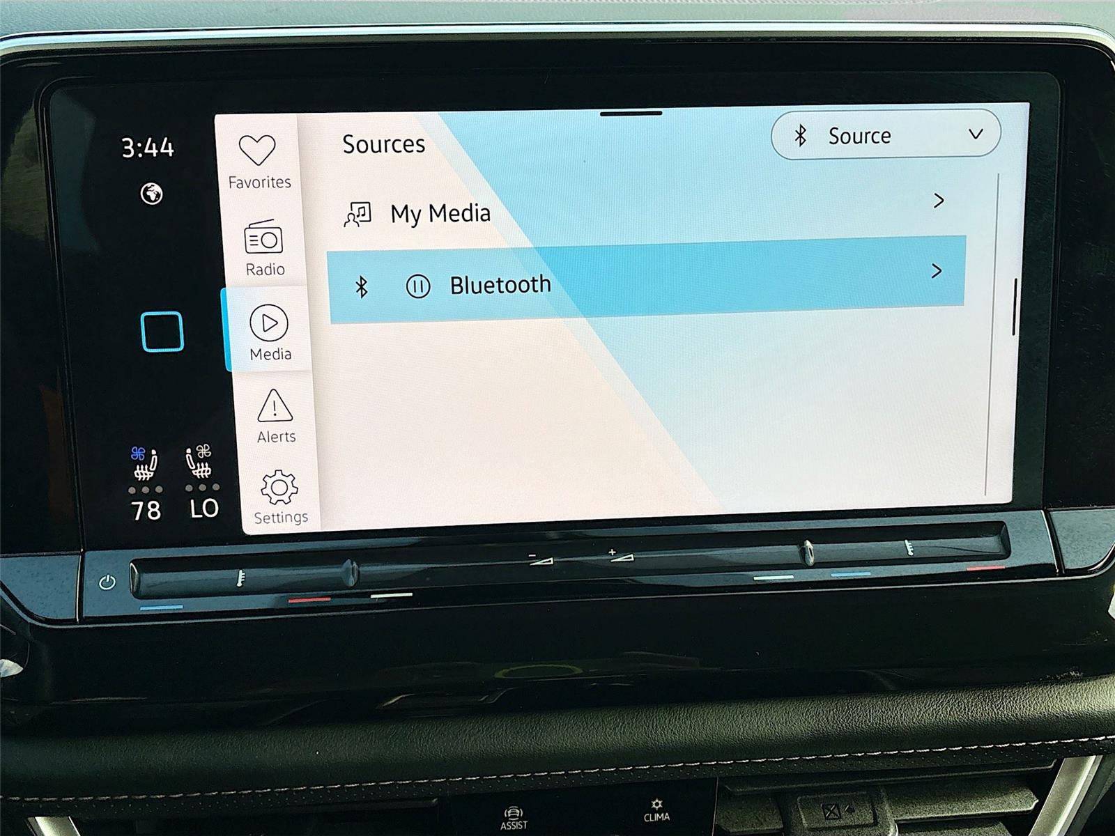 2025 Volkswagen Atlas Cross Sport 2.0T SE w/Technology