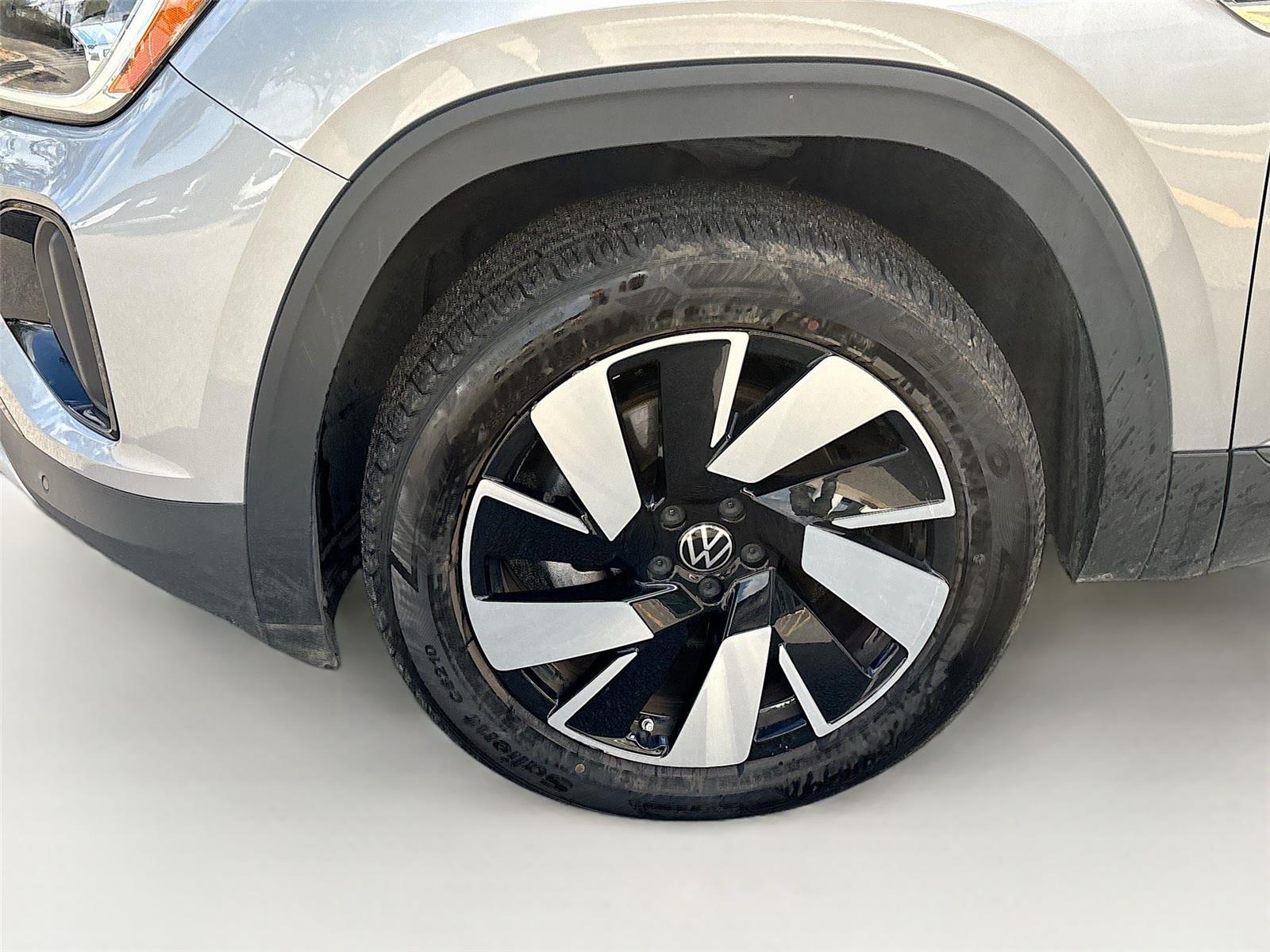 2025 Volkswagen Atlas Cross Sport 2.0T SE w/Technology