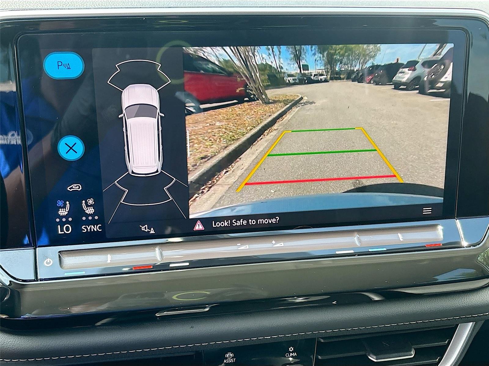 2025 Volkswagen Atlas 2.0T SE w/Technology