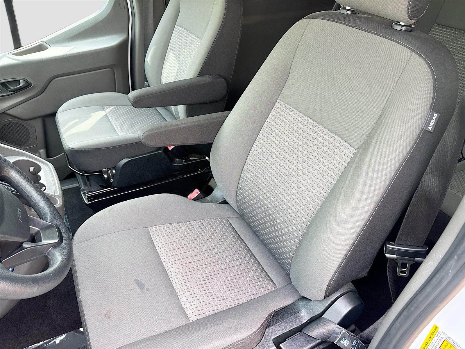 2024 Ford Transit Passenger Wagon XLT